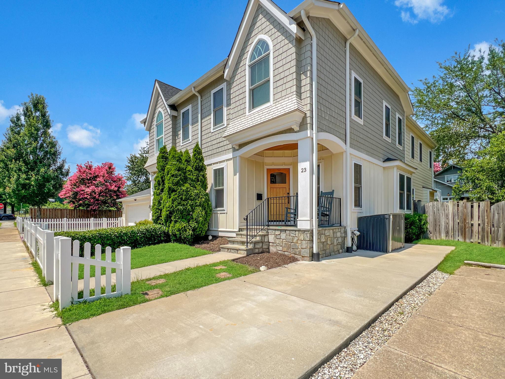 ROSEMONT - Residential Lease