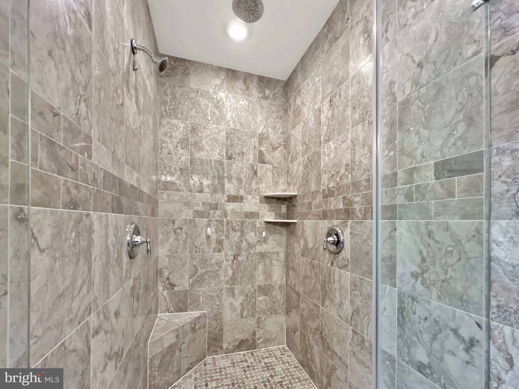 ROSEMONT - Residential Lease