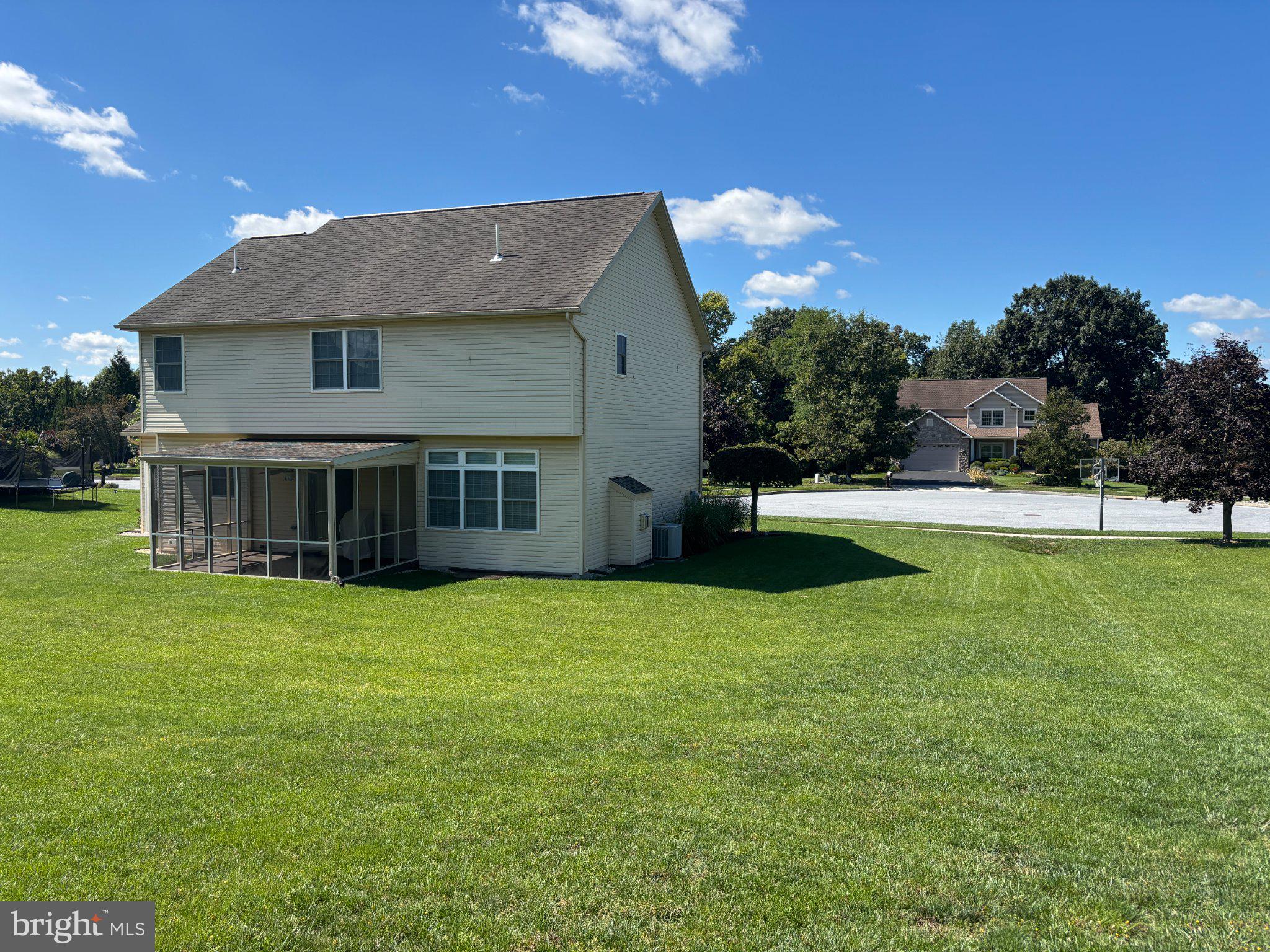 3929 TRAYER LANE