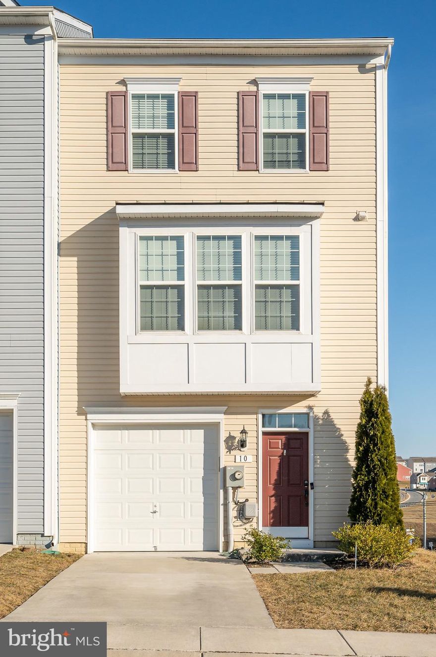 This spectacular end-unit townhome is located in the perfect commuter location! Located seconds away from 81 access, directly across the street from a grocery store, gas station, coffee shop and restaurants! This particular townhome boasts one of the largest floorplans in the community. With 3 bedrooms, 3.5 bathrooms, a finished basement area and a 1 car garage- this home is large enough for plenty of entertaining. Hosting family get togethers would be a must in this home as you’d have your very own movie theatre! The kitchen has upgraded white cabinetry with tasteful hardware, a stainless steel farmhouse apron sink, granite countertops, stainless steel appliances and a pantry. A dining room and family room/office space adjoin the kitchen providing an open concept floorplan
on the main level. A large living room and half bath can be located on the opposite side of the kitchen. Windows aligning the living room provide the perfect amount of natural light. The master bedroom is large enough to accommodate a king size bed along with additional bedroom furniture. The en suite bathroom has a spacious shower as well as a large soaking tub. Two additional bedrooms are located upstairs on the opposite side of the master bedroom with a full bathroom to share. Come see this home before it’s too late!
