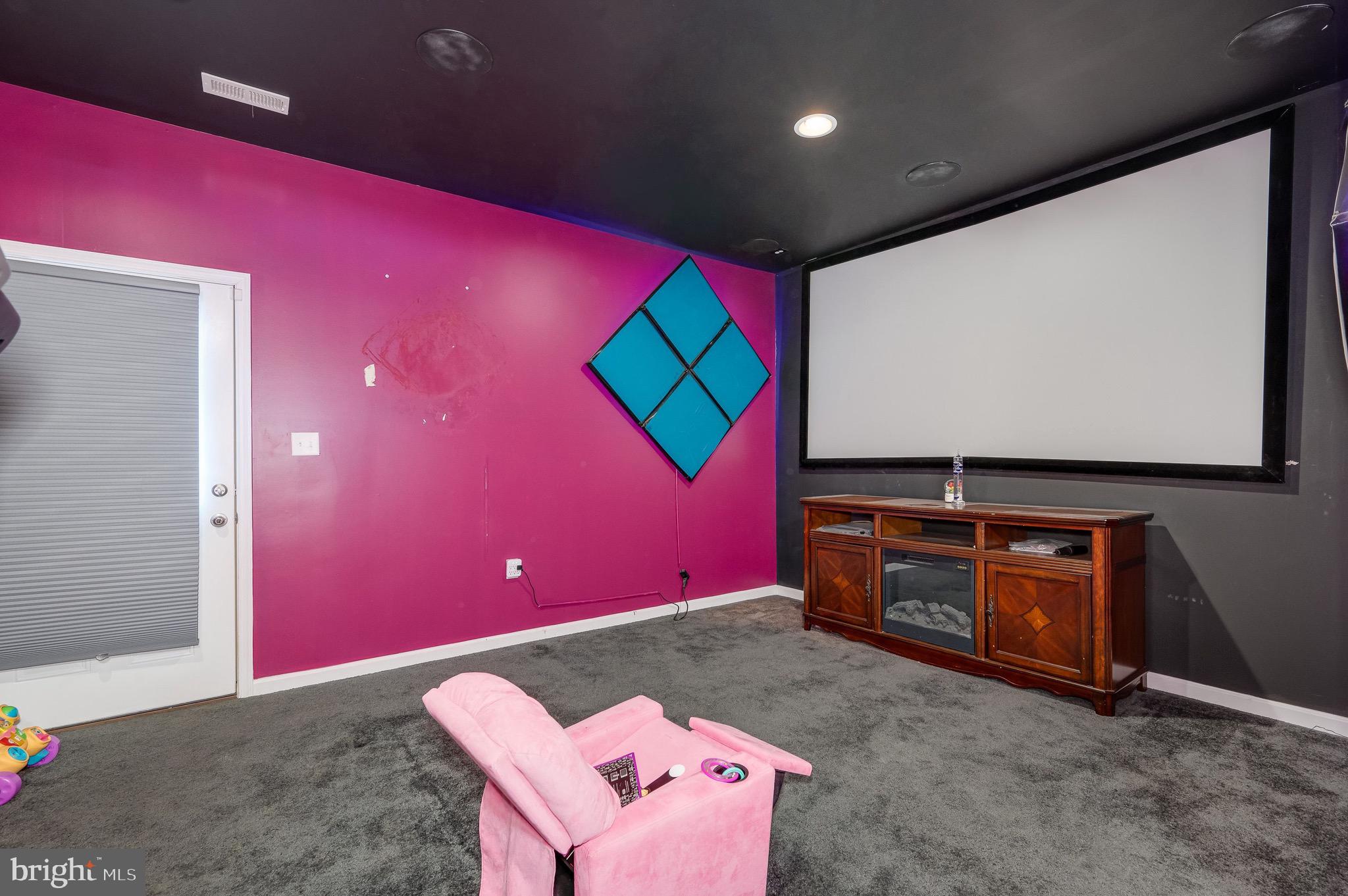 RIVERSIDE VILLAGES - Residential