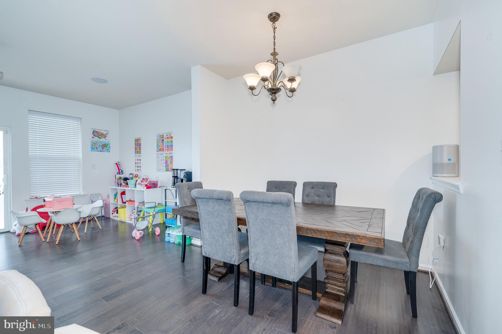 RIVERSIDE VILLAGES - Residential