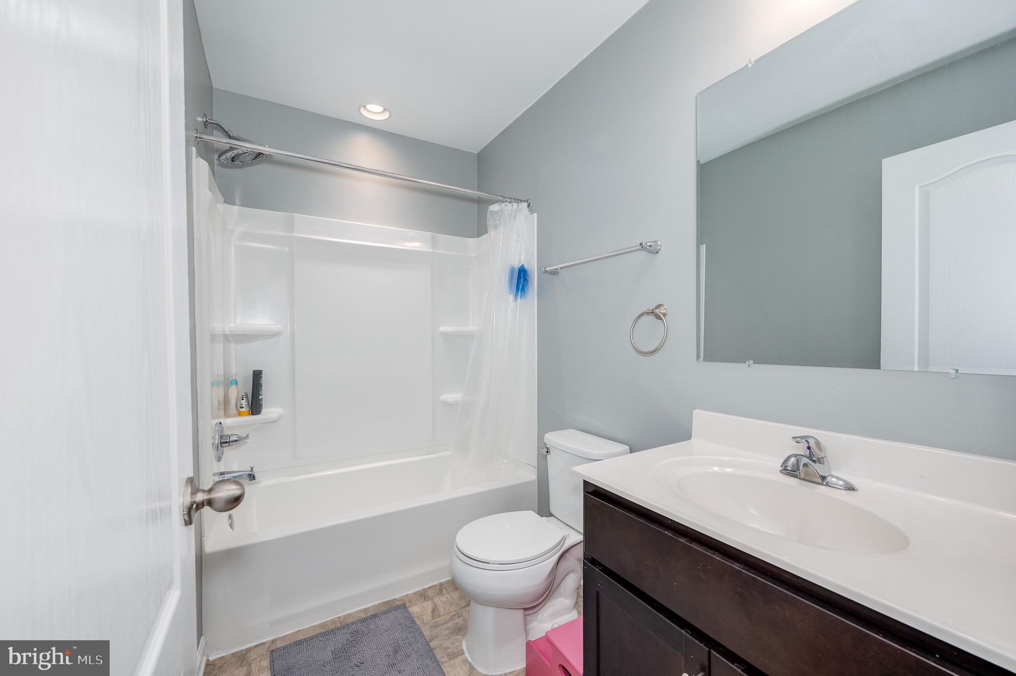 RIVERSIDE VILLAGES - Residential