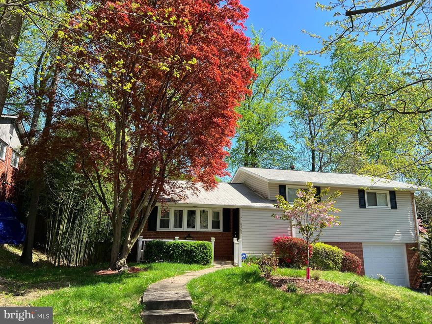 Recently remodeled 4-level home in Whitman/Pyle school district.  Main Level:  living room entry, kitchen, dining room, family room, screened in -porch opens to deck.    Fireplace in living room.  Upper Level: 3BR, 1FB, 1 HB.  Lower 1:  One bedroom/office, 1 FB, laundry/utility room, garage entrance.  Lower 2:  Recreation Room.  Level patio and yard space.   Can be furnished or unfurnished.  Price adjustment for furnished rental to be negotiated.