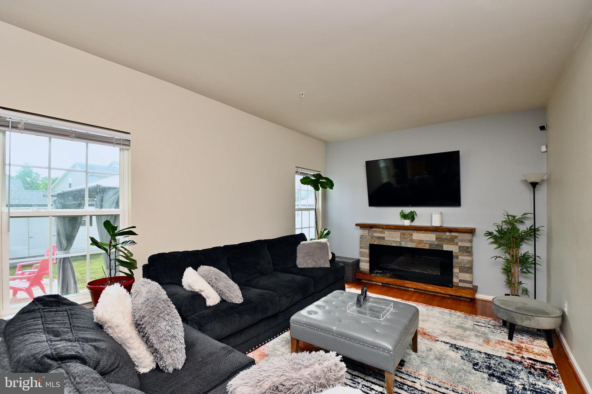 LINDEN GROVE - Residential