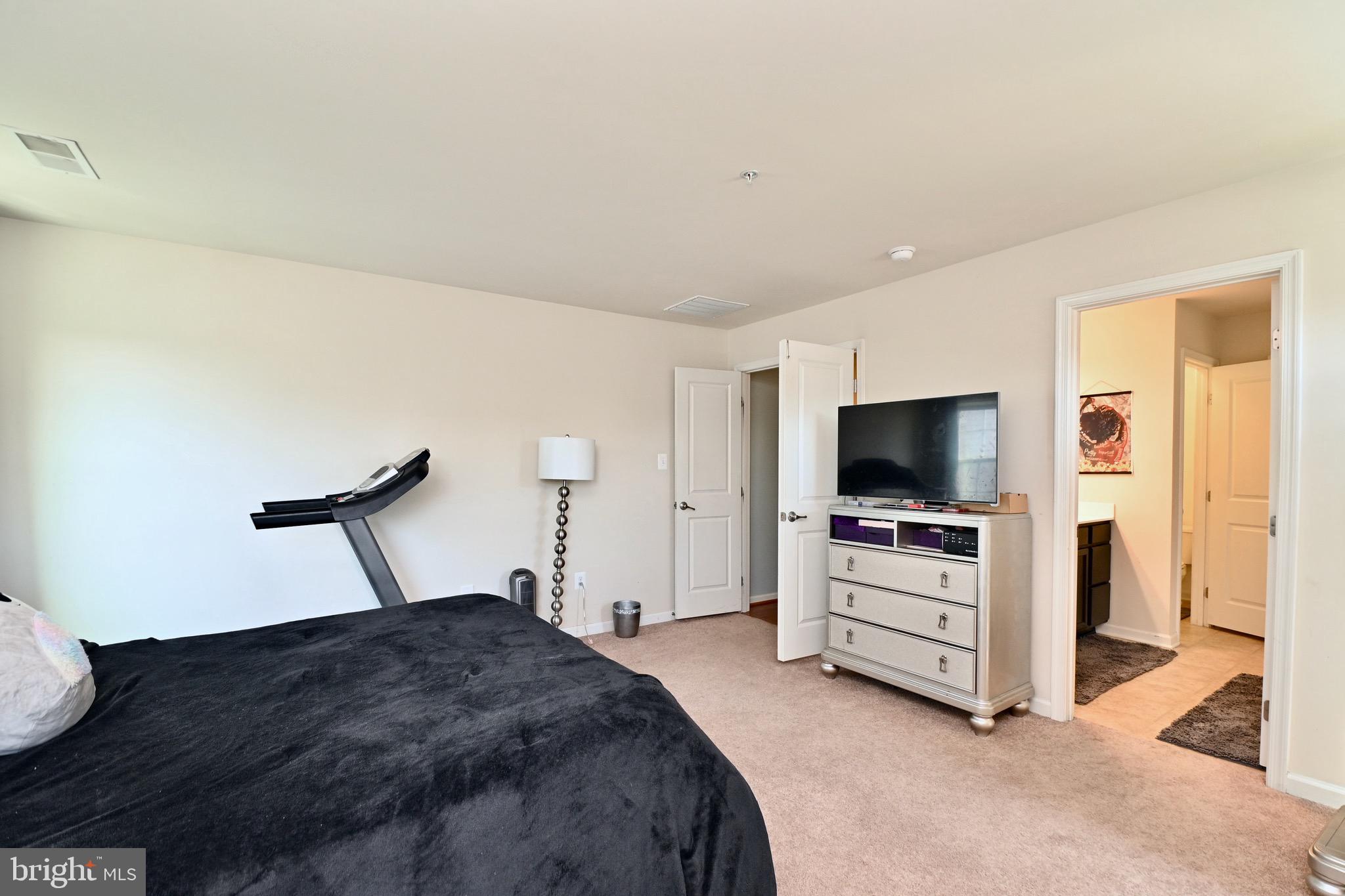 LINDEN GROVE - Residential