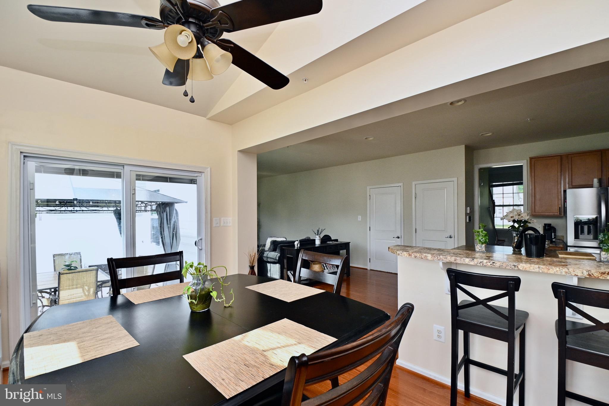 LINDEN GROVE - Residential