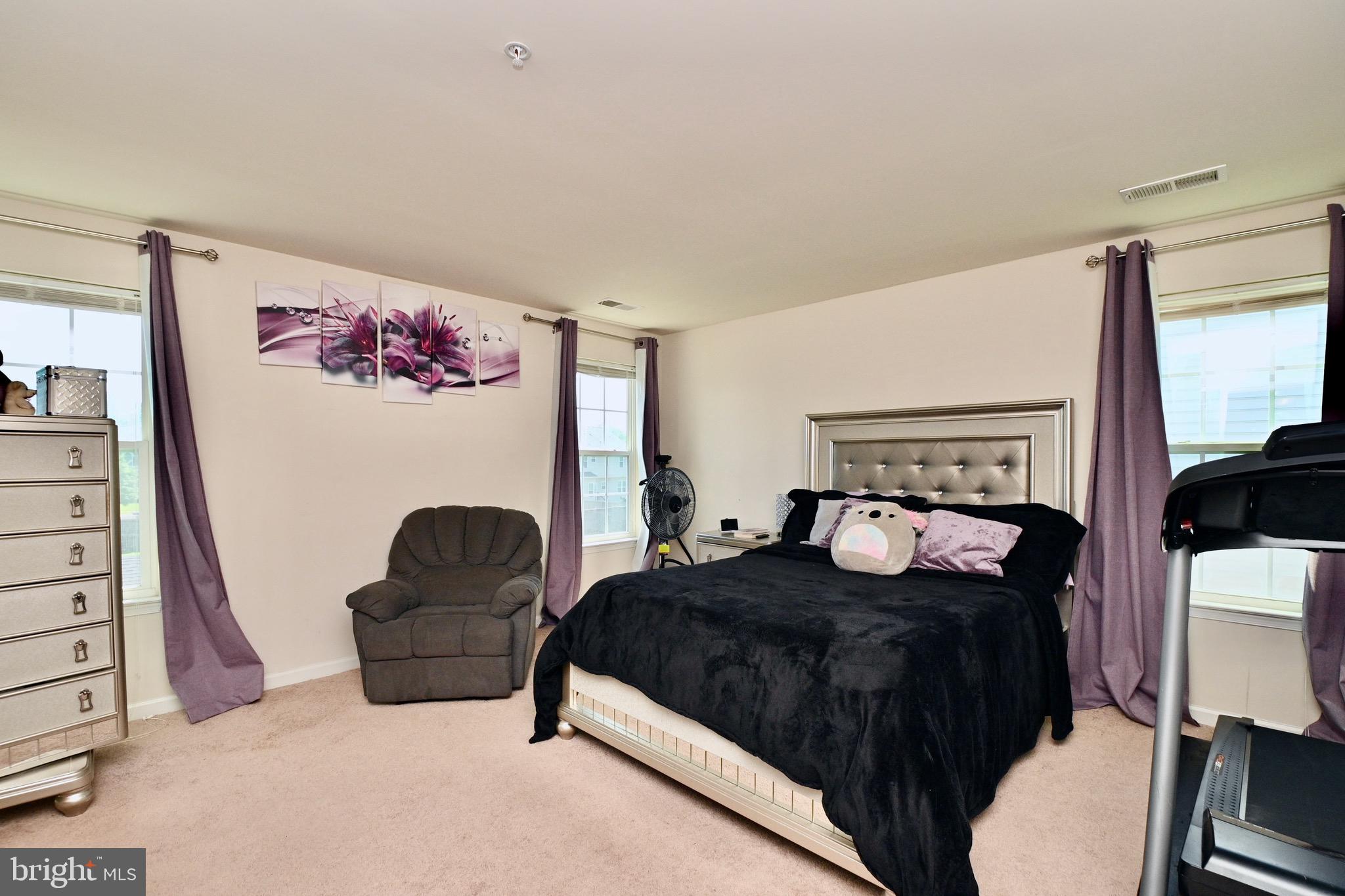 LINDEN GROVE - Residential