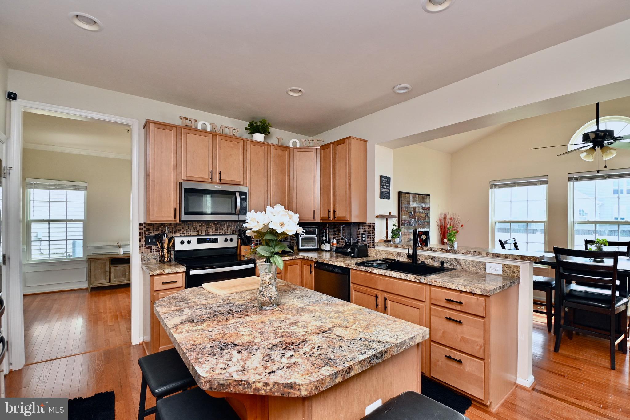 LINDEN GROVE - Residential