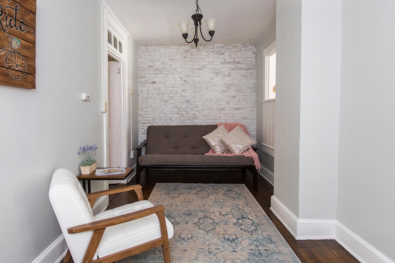 CHESTNUT HILL - Residential Income