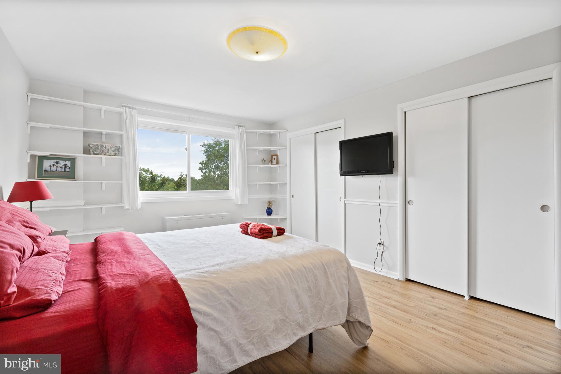 COLUMBIA KNOLL - Residential