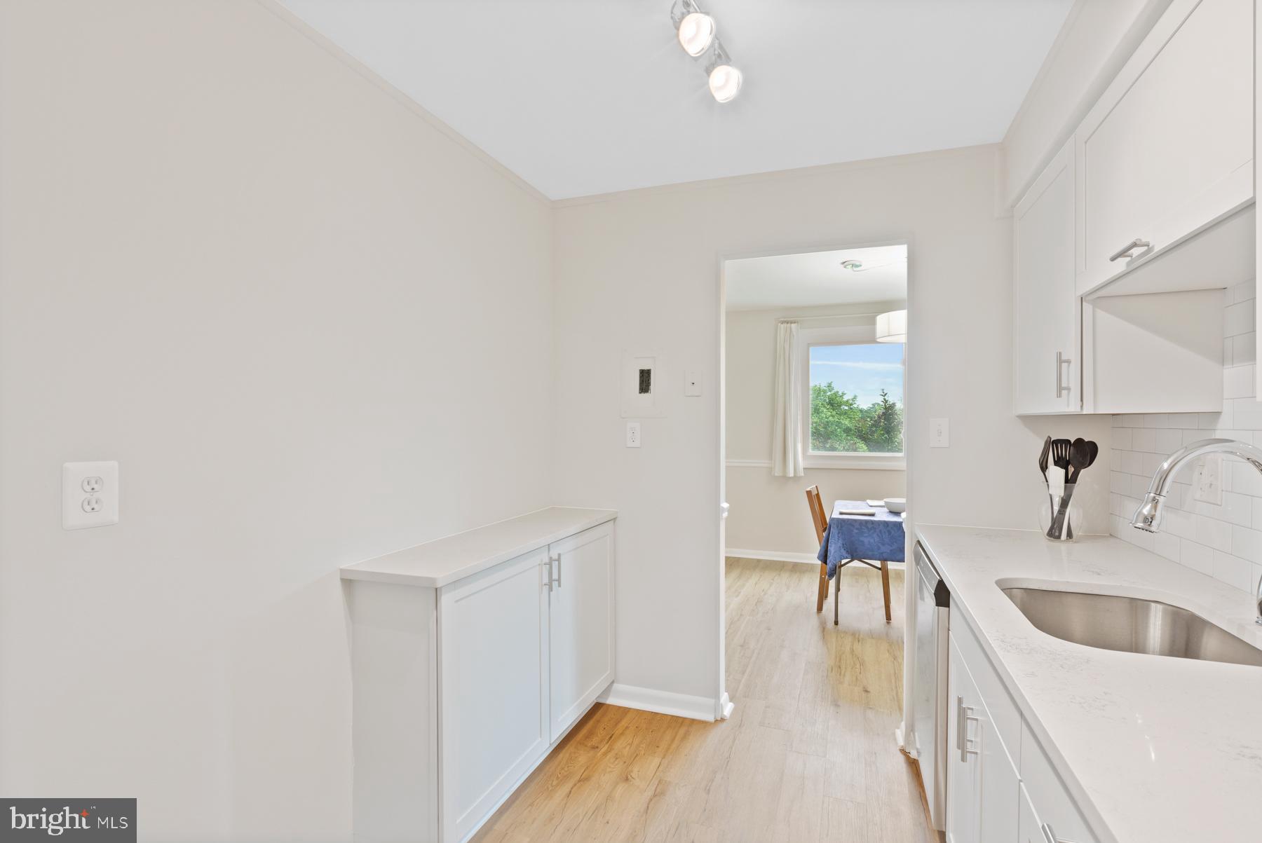 COLUMBIA KNOLL - Residential