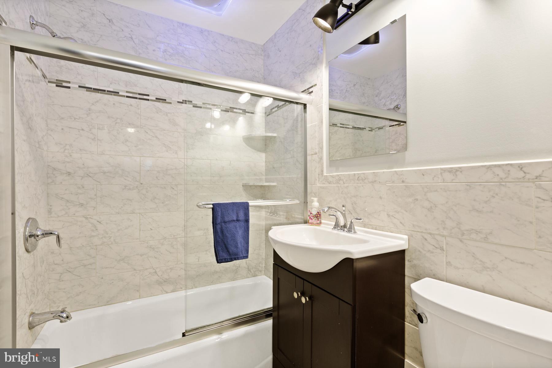 COLUMBIA KNOLL - Residential