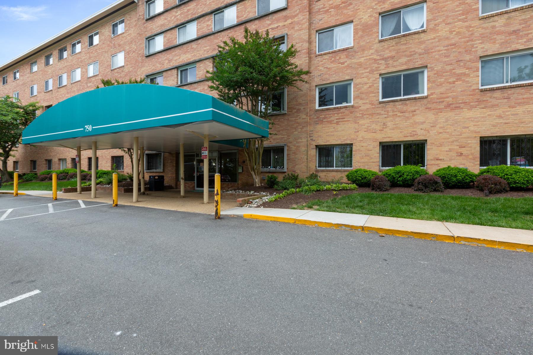 COLUMBIA KNOLL - Residential