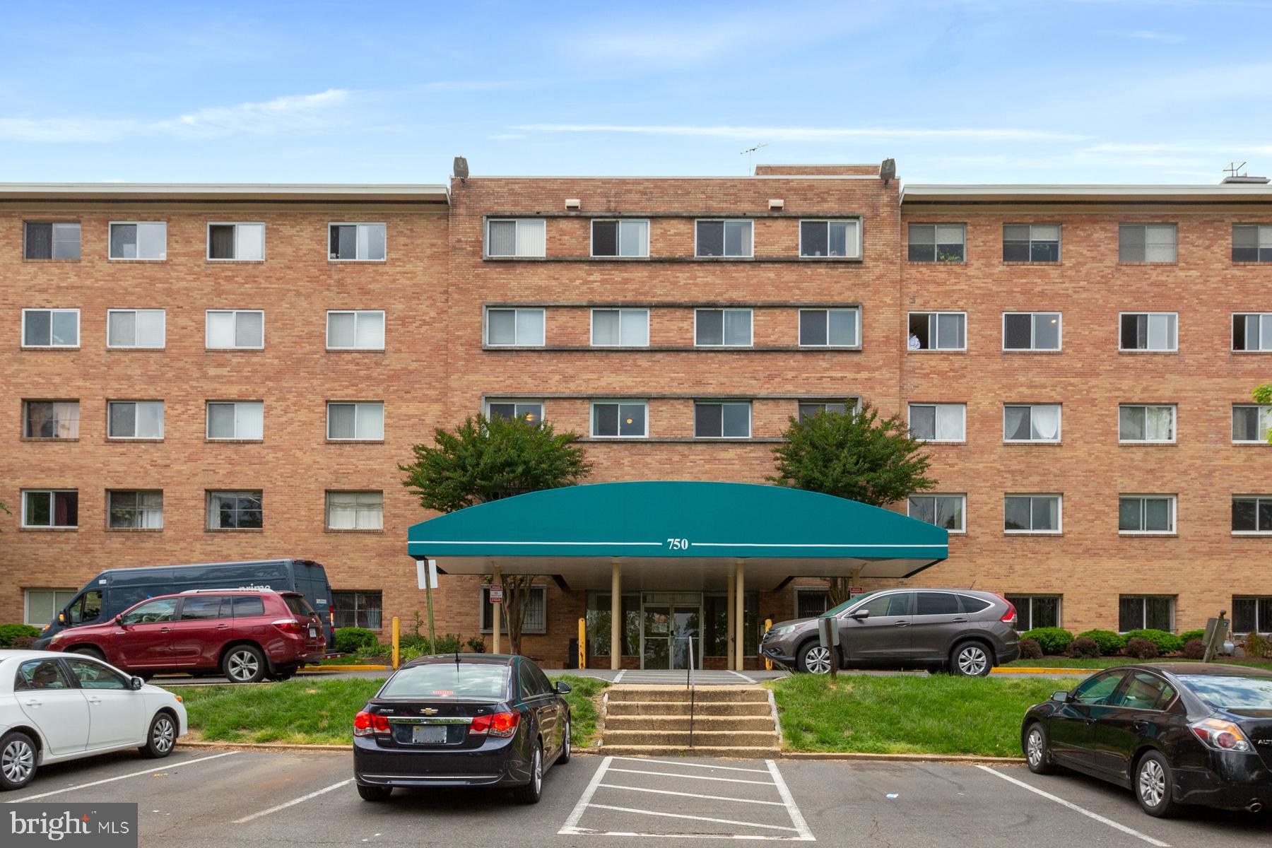 COLUMBIA KNOLL - Residential