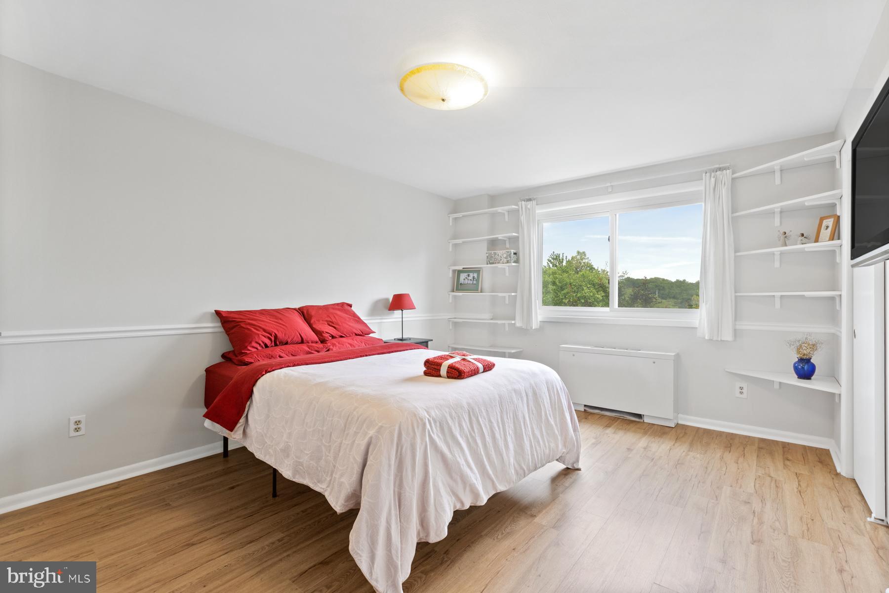 COLUMBIA KNOLL - Residential