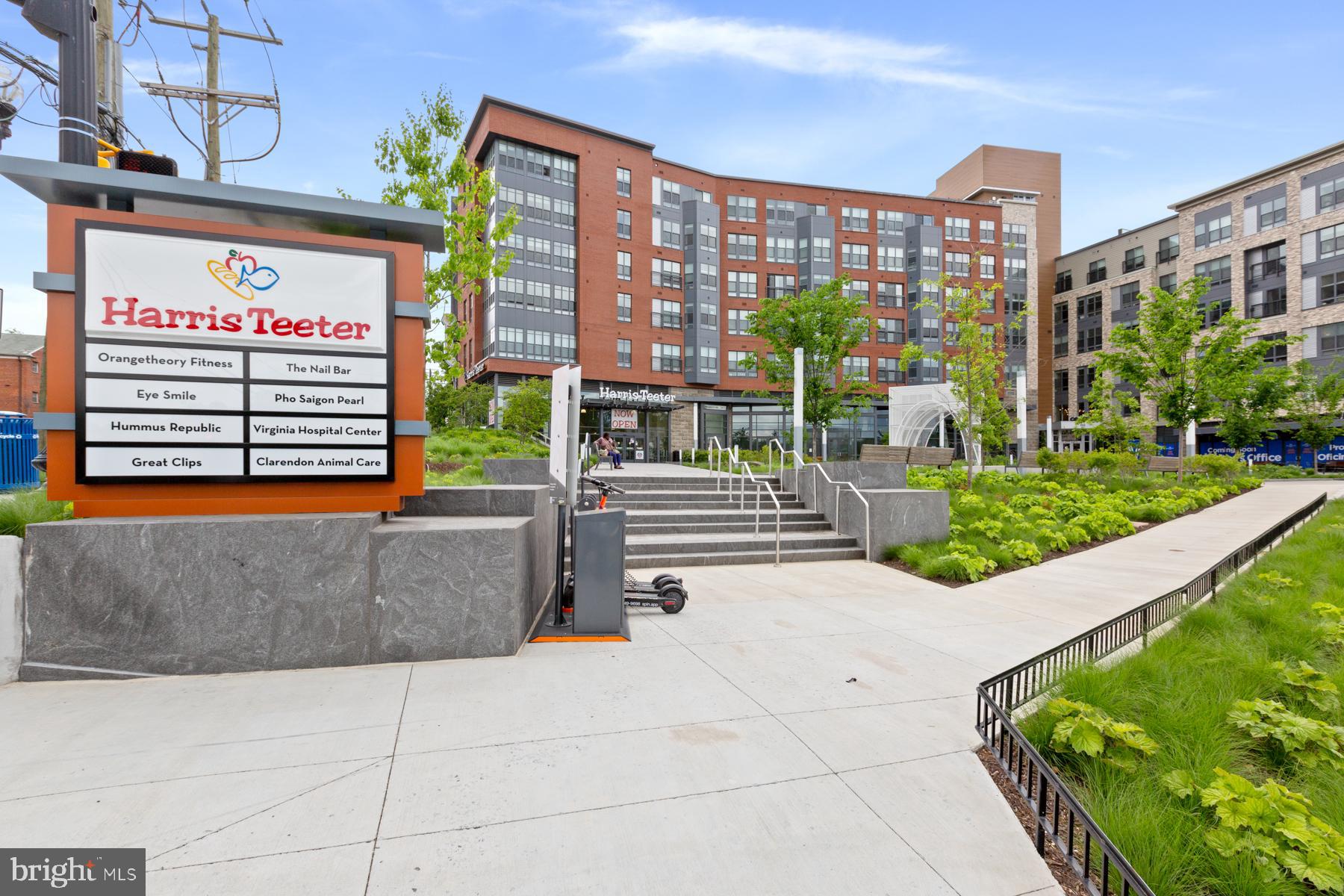 COLUMBIA KNOLL - Residential