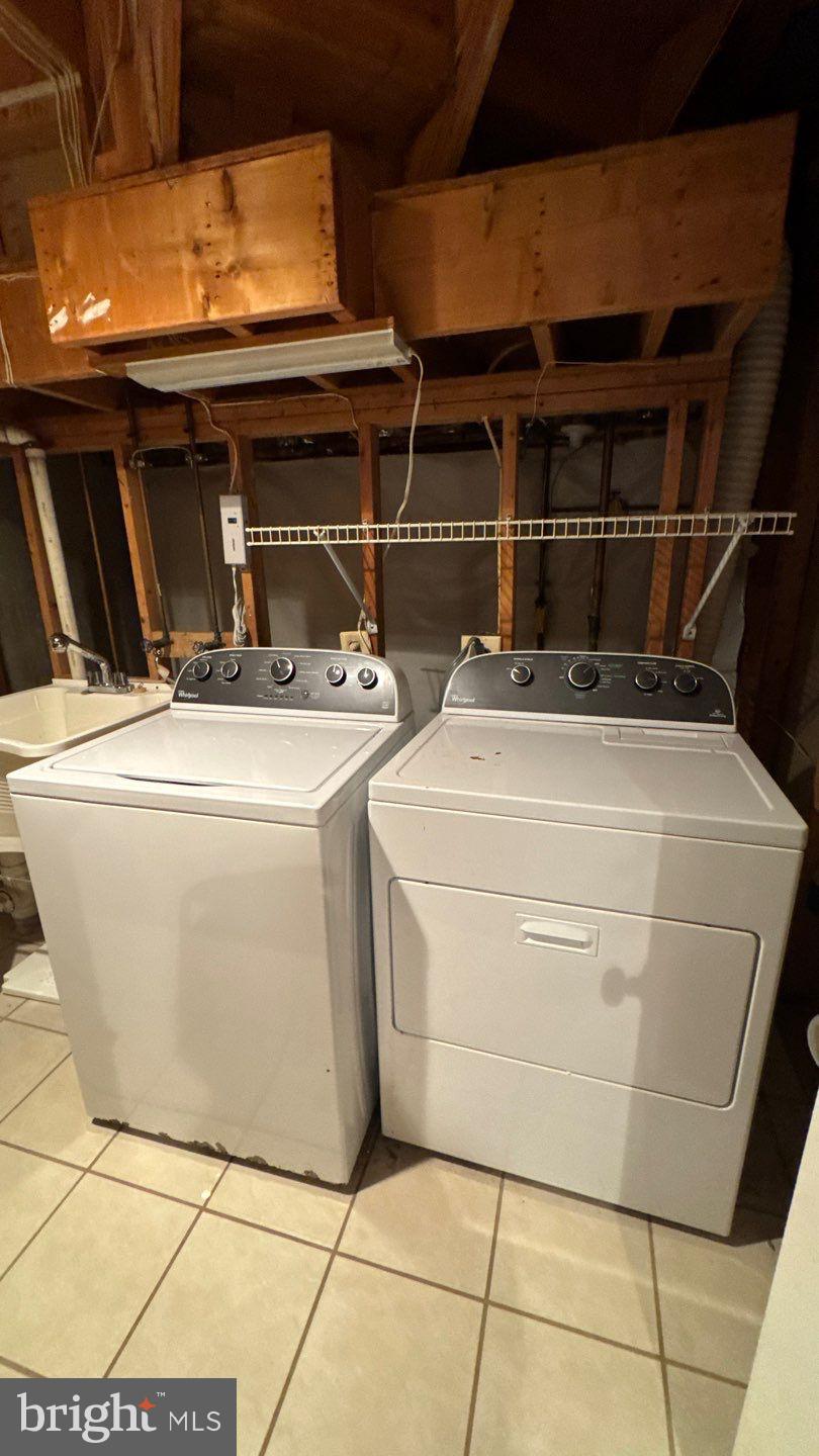 PINEY ORCHARD - Residential Lease