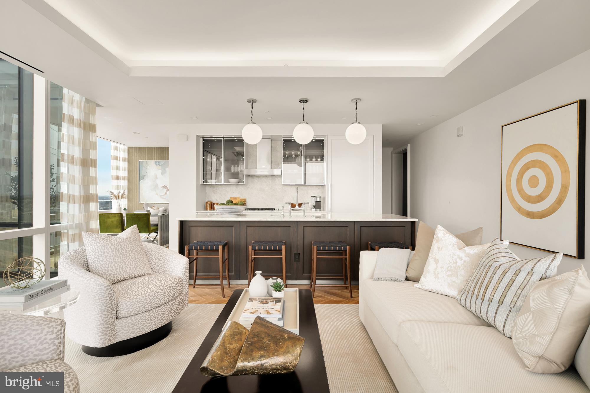 FOUR SEASONS PRIVATE RESIDENCES - Residential