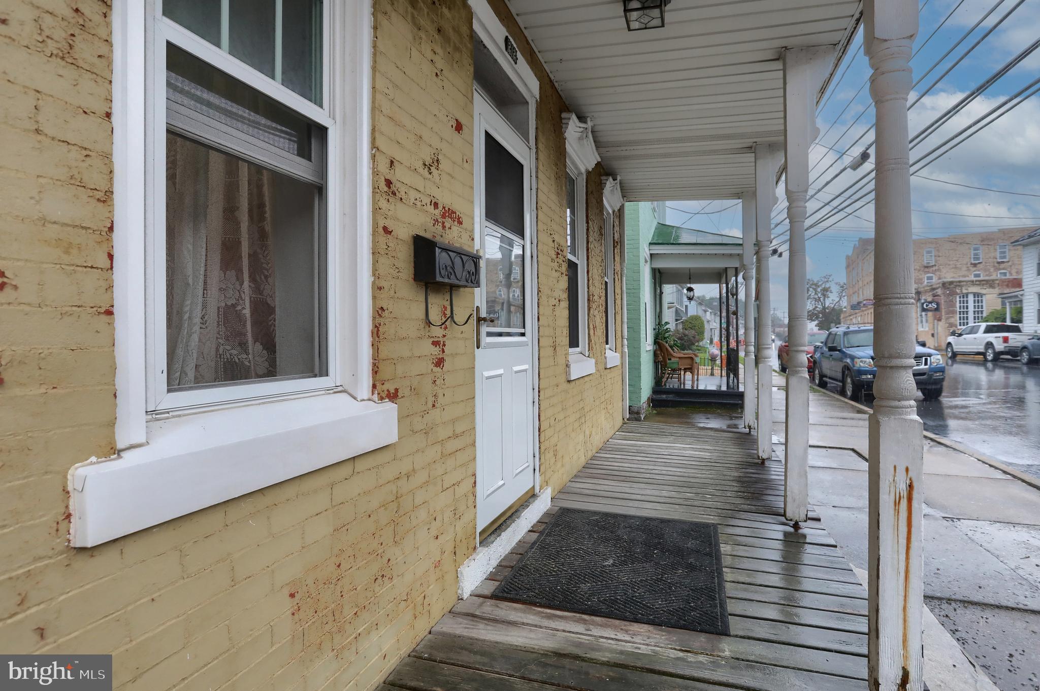 212 E MAIN AVENUE