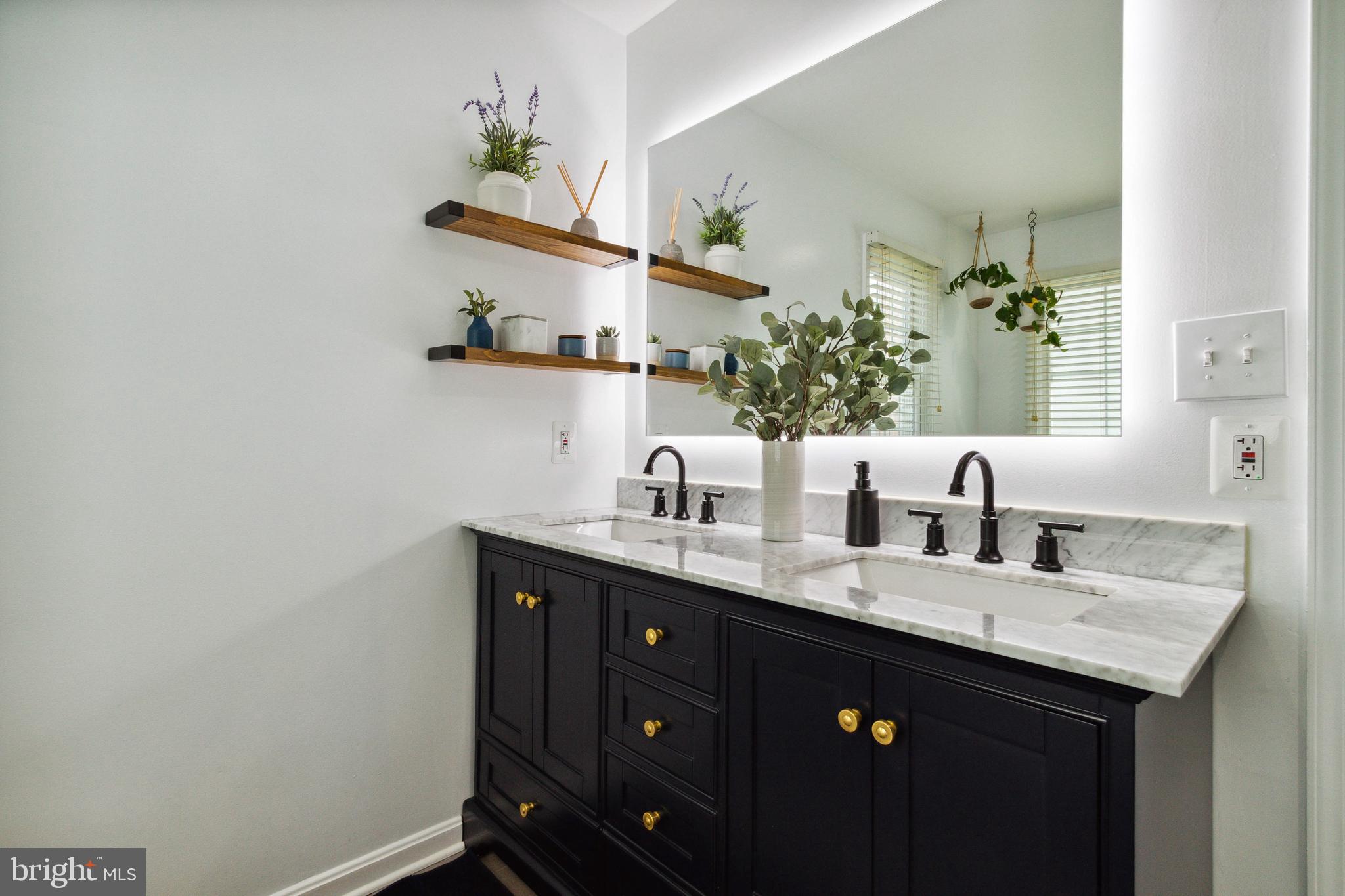 COURTLANDT HEIGHTS - Residential Lease