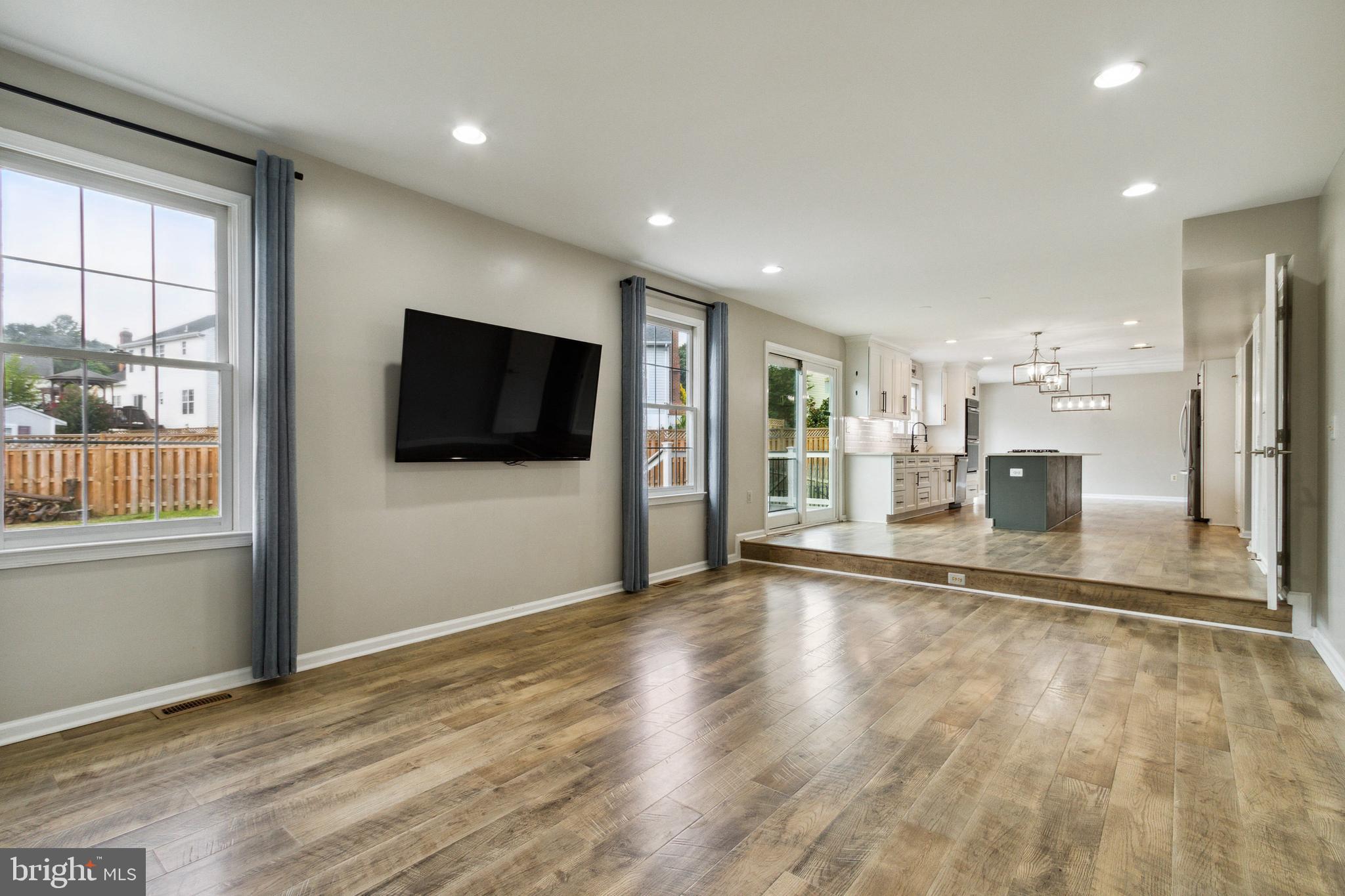 COURTLANDT HEIGHTS - Residential Lease