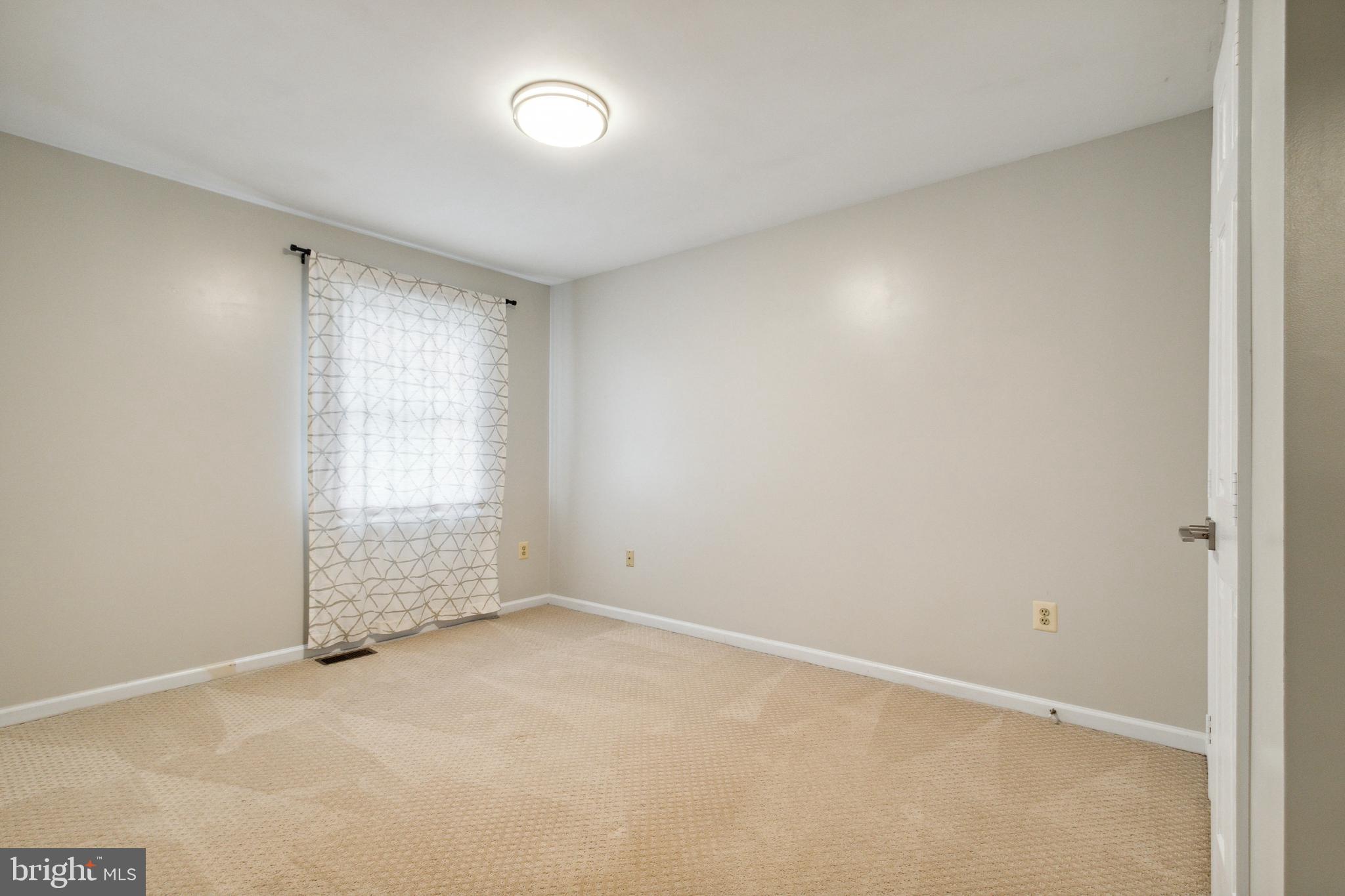 COURTLANDT HEIGHTS - Residential Lease