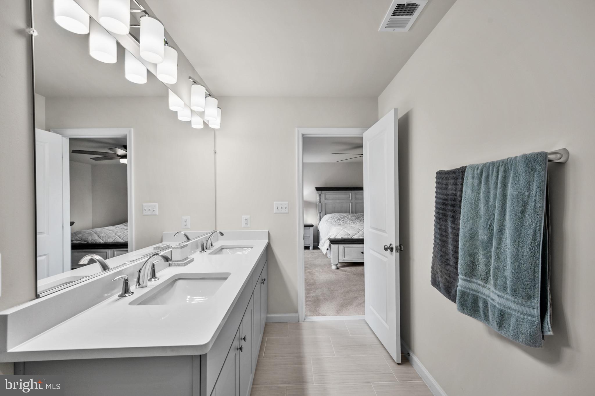 PRESIDENTS POINTE - Residential