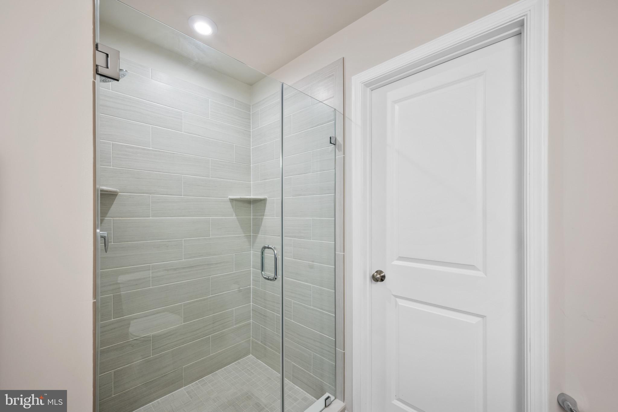 PRESIDENTS POINTE - Residential