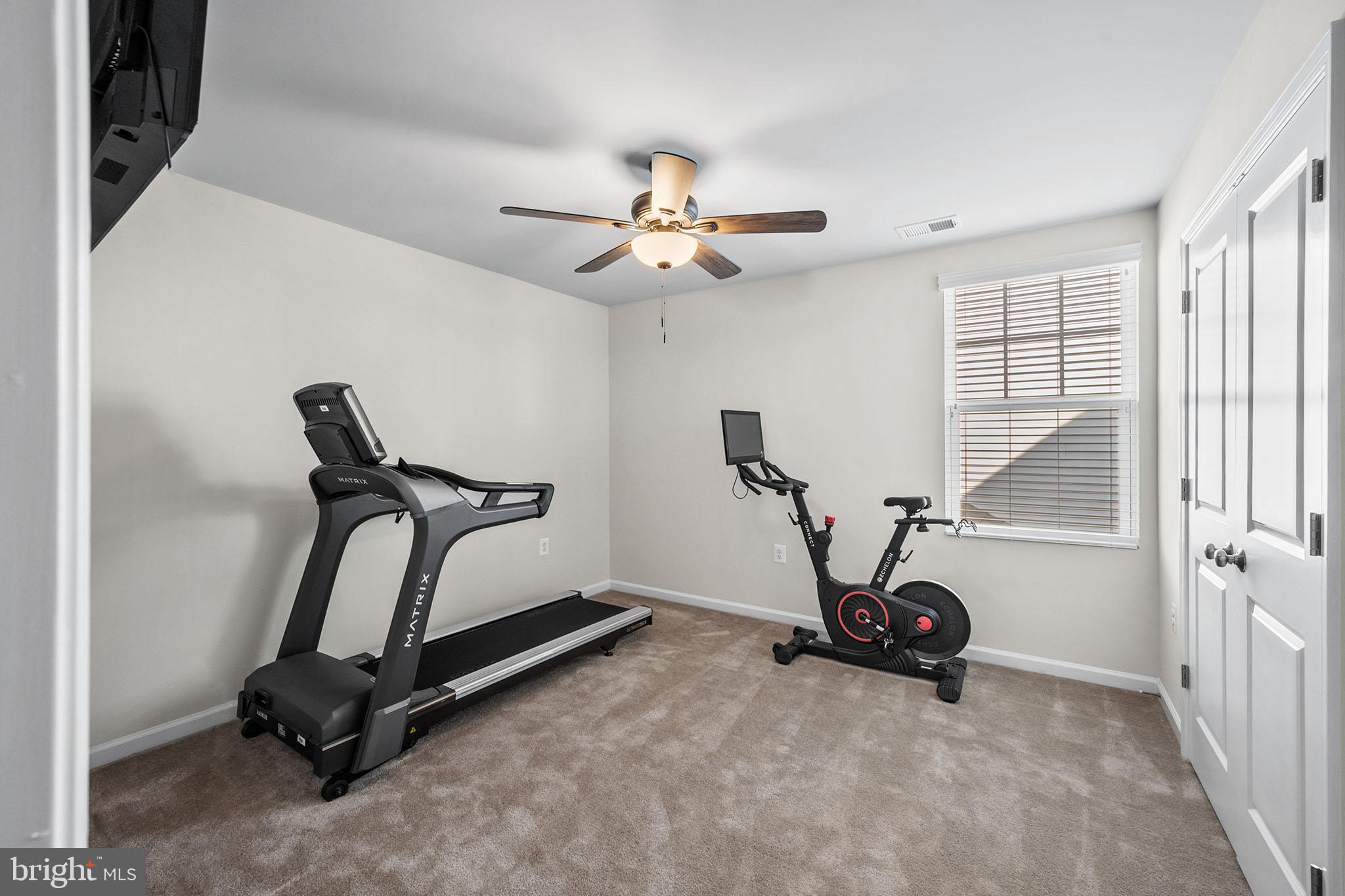 PRESIDENTS POINTE - Residential