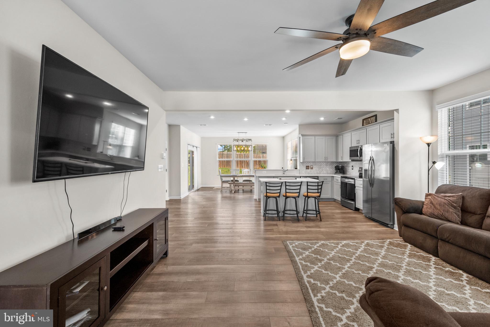 PRESIDENTS POINTE - Residential