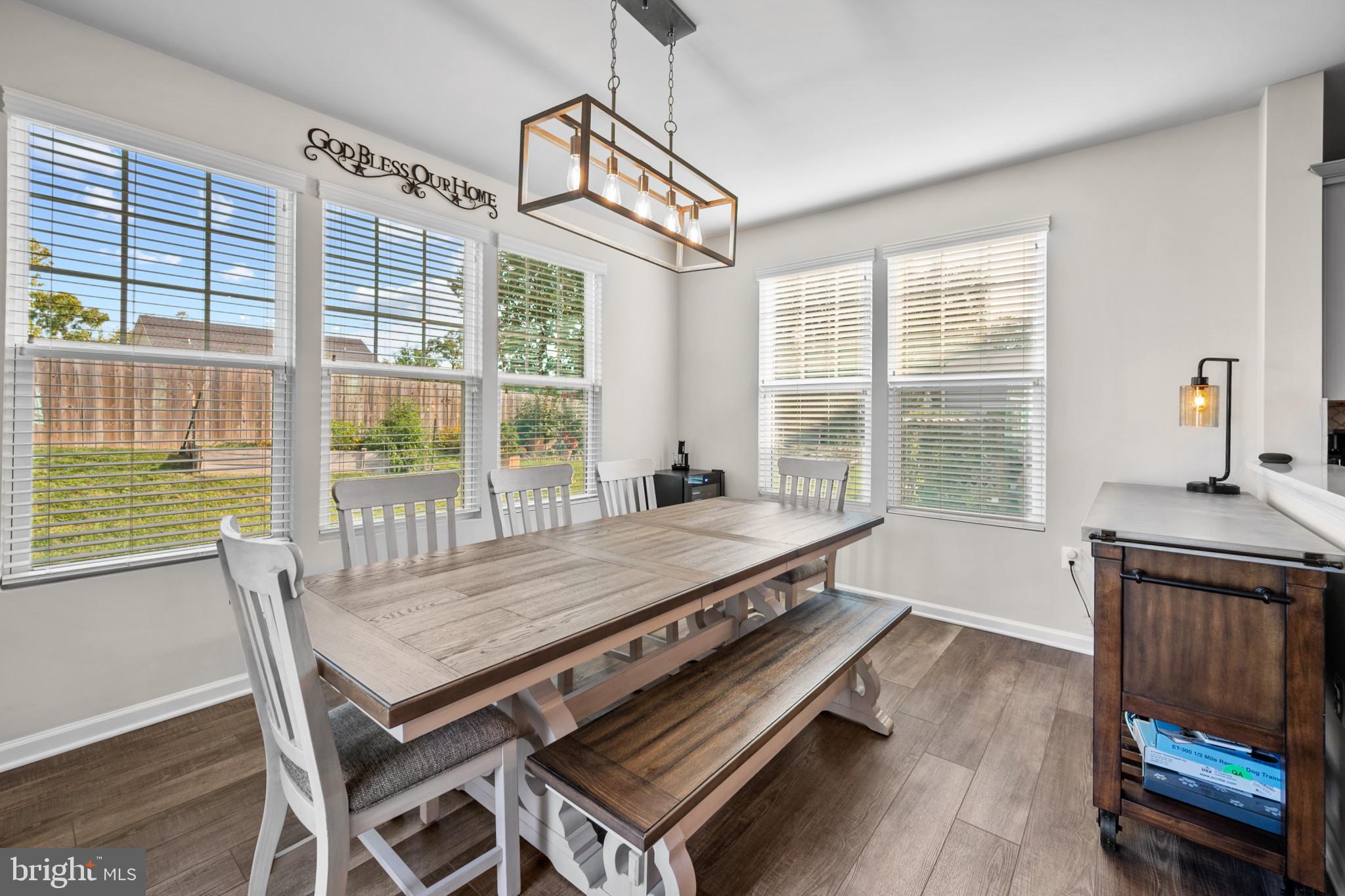 PRESIDENTS POINTE - Residential