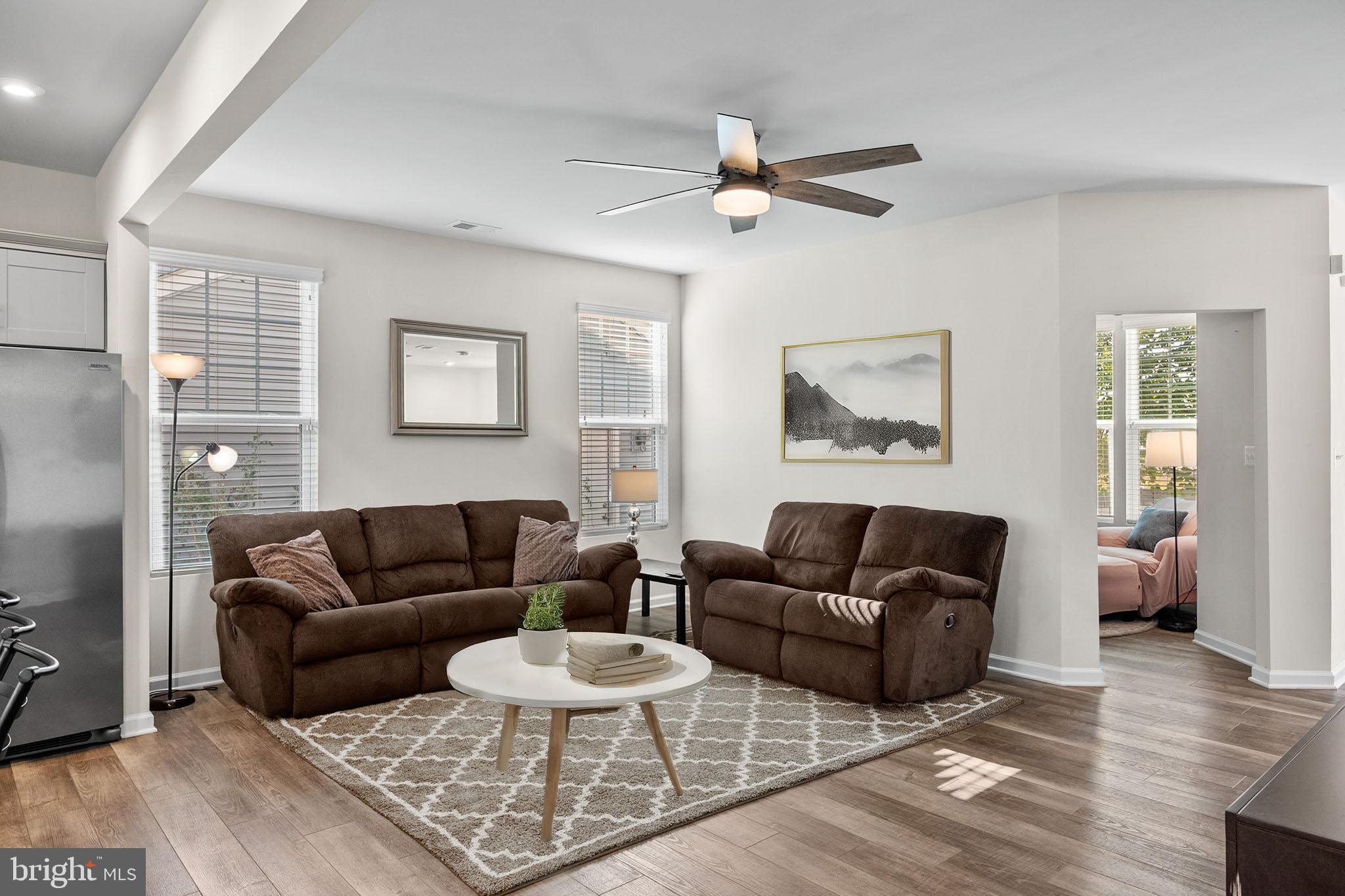 PRESIDENTS POINTE - Residential