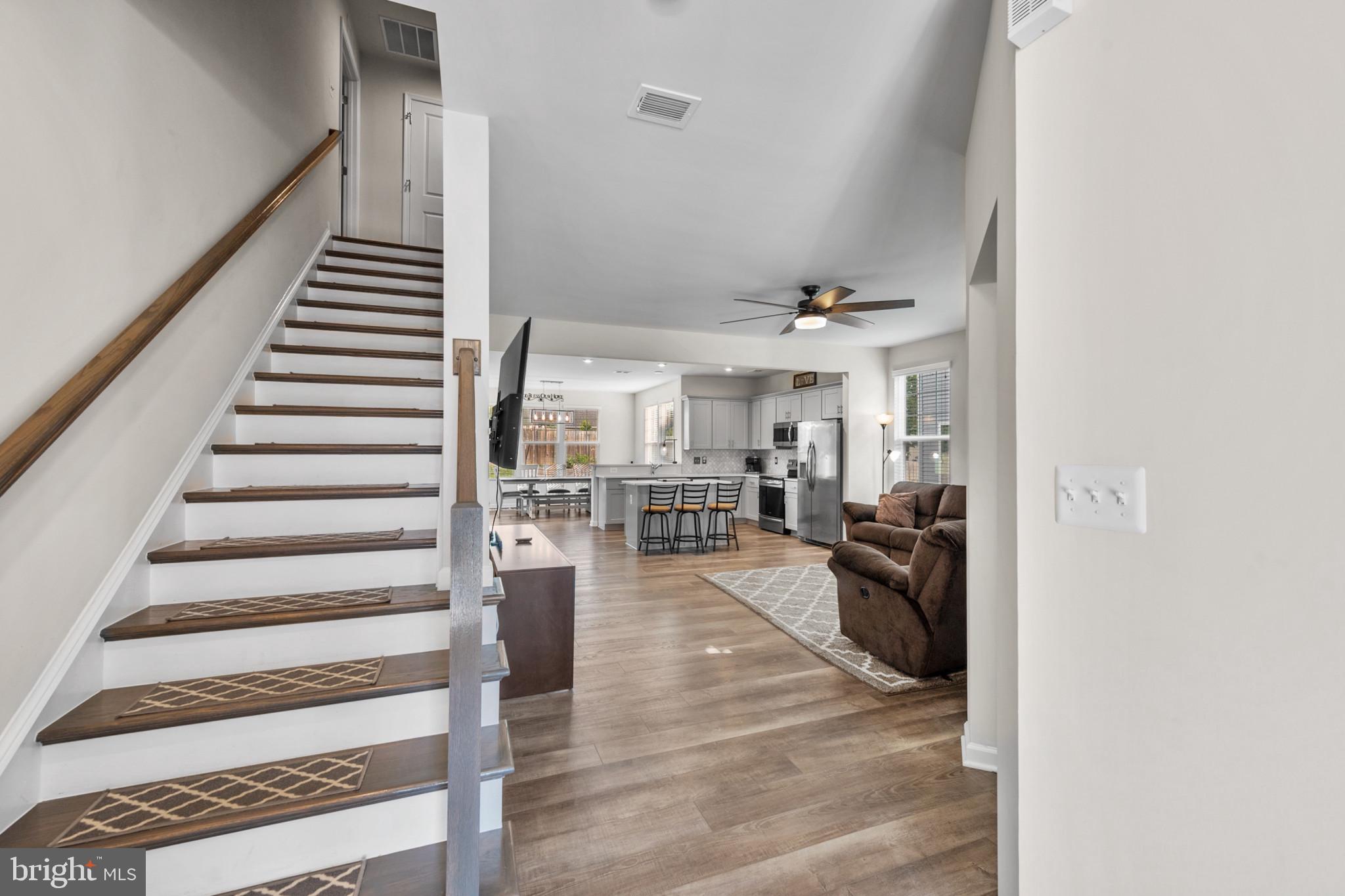 PRESIDENTS POINTE - Residential