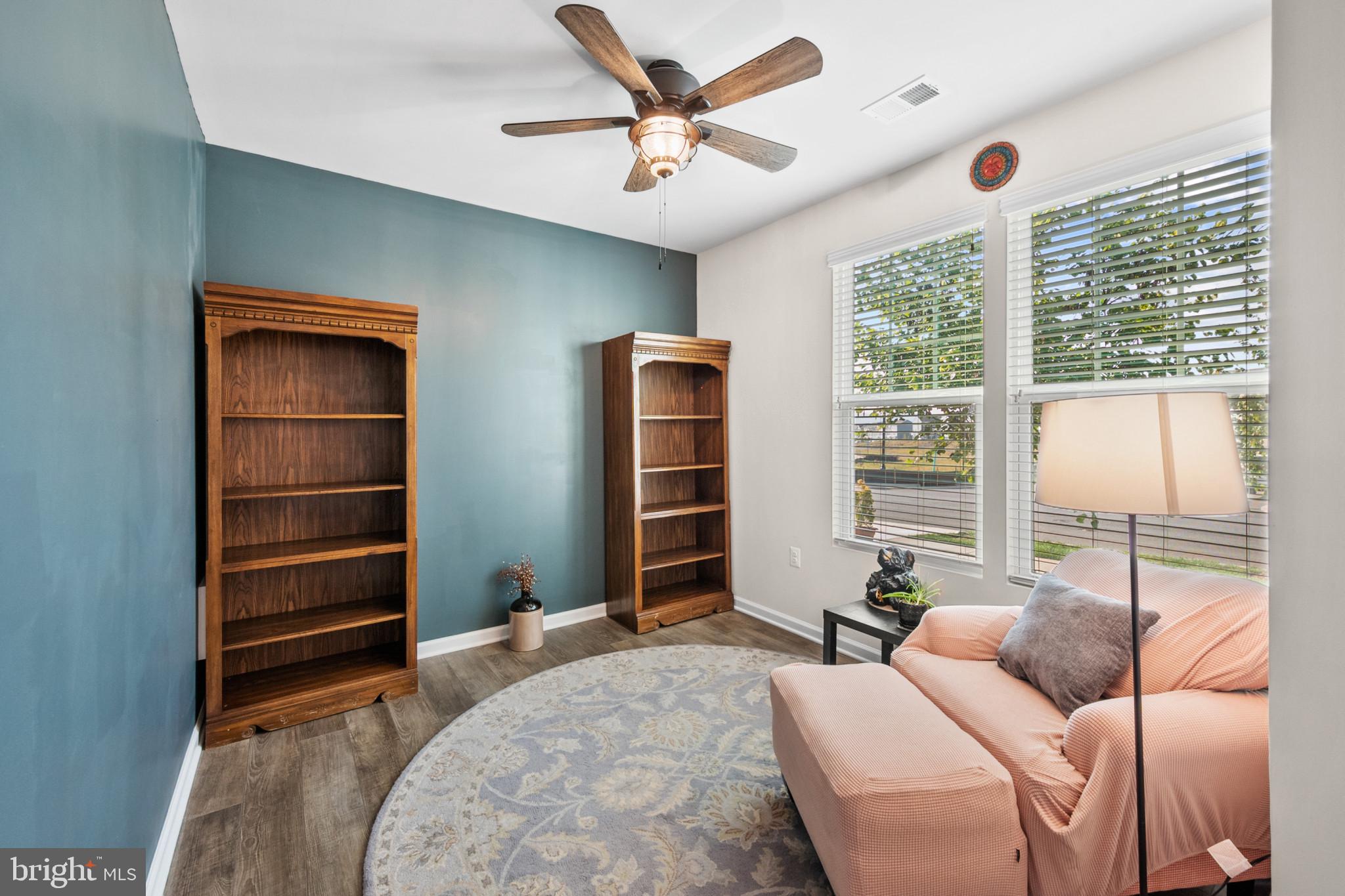 PRESIDENTS POINTE - Residential