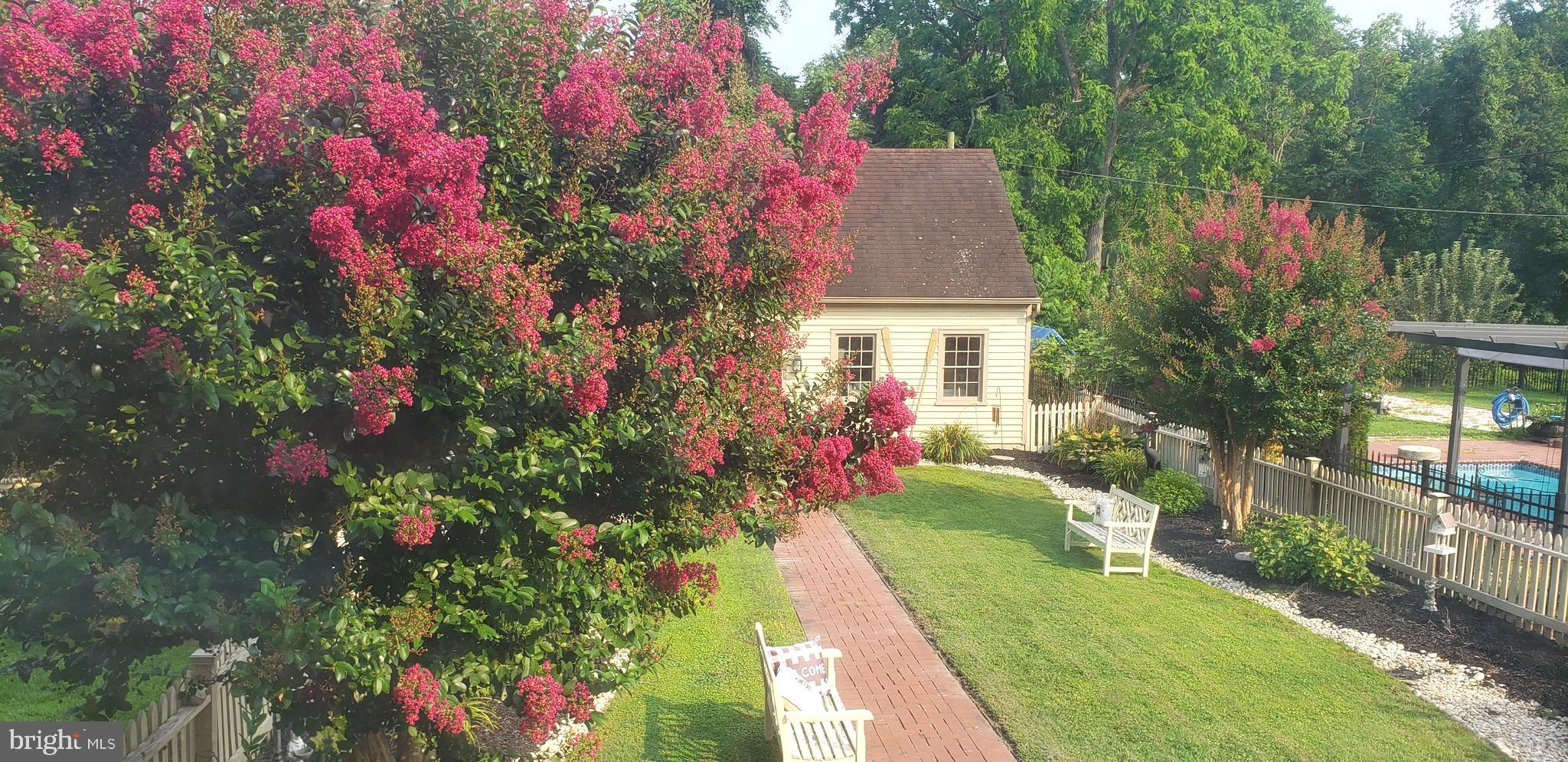 306 BOHEMIA AVENUE