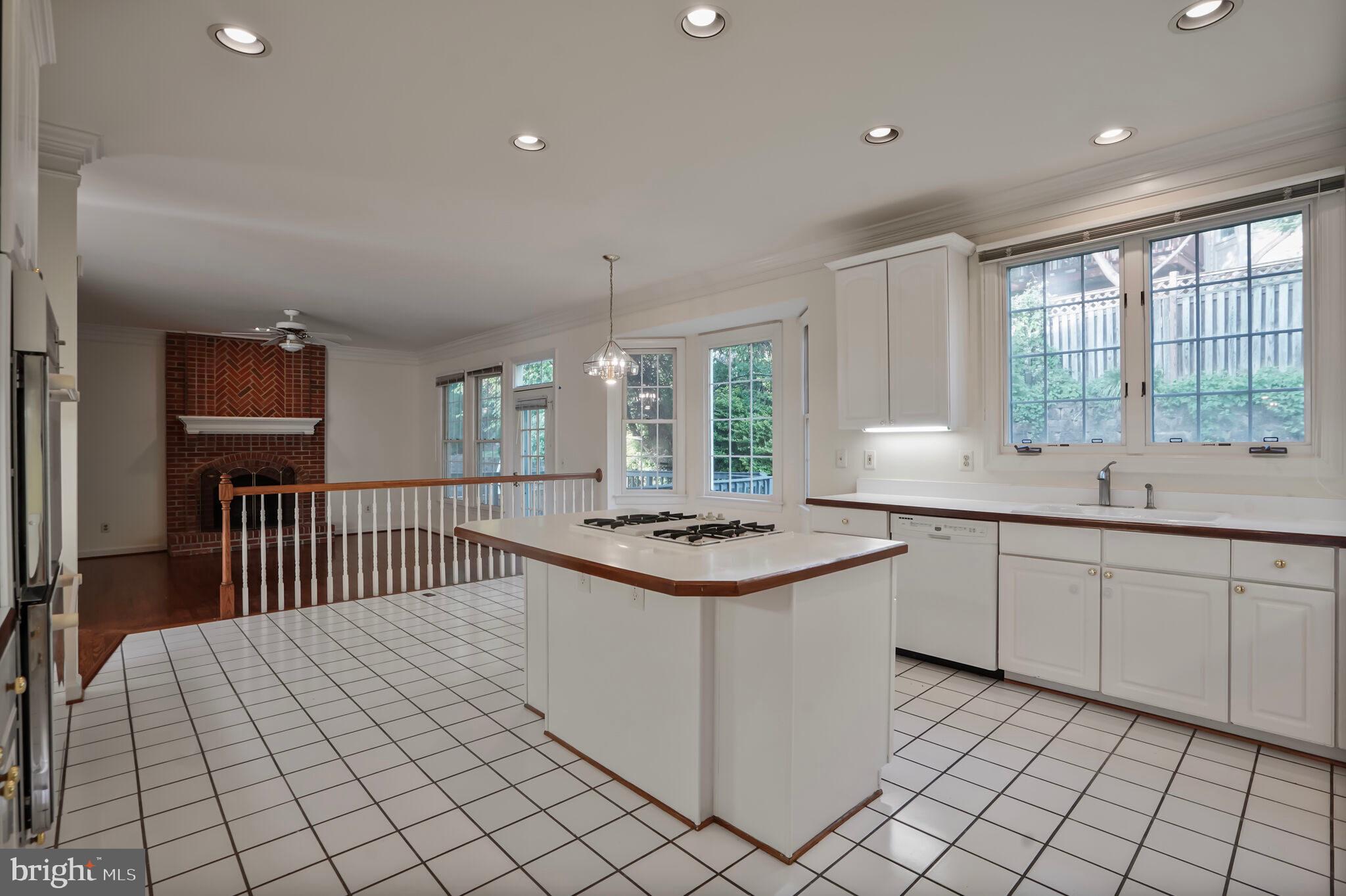 GROSVENOR WOODS - Residential