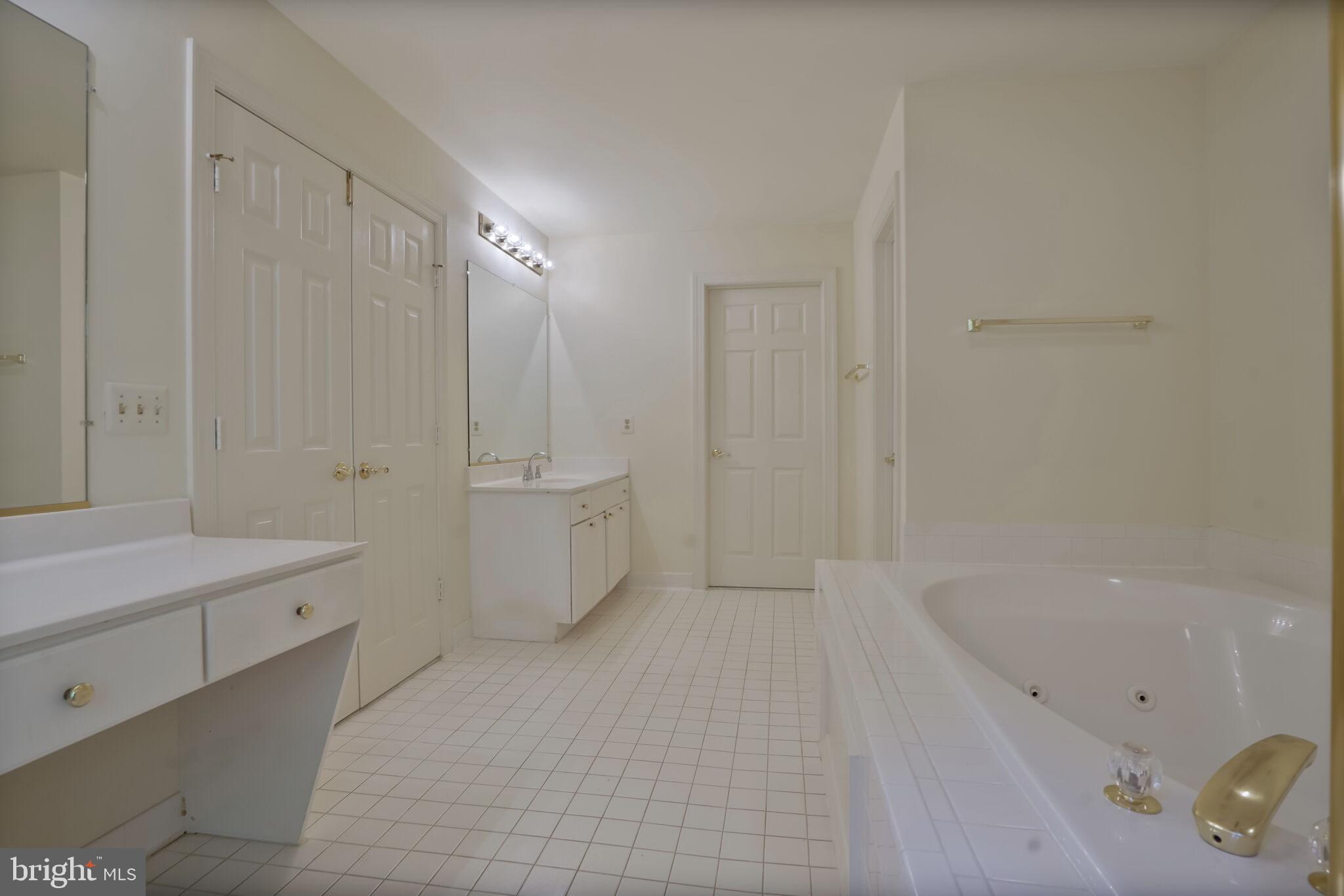 GROSVENOR WOODS - Residential