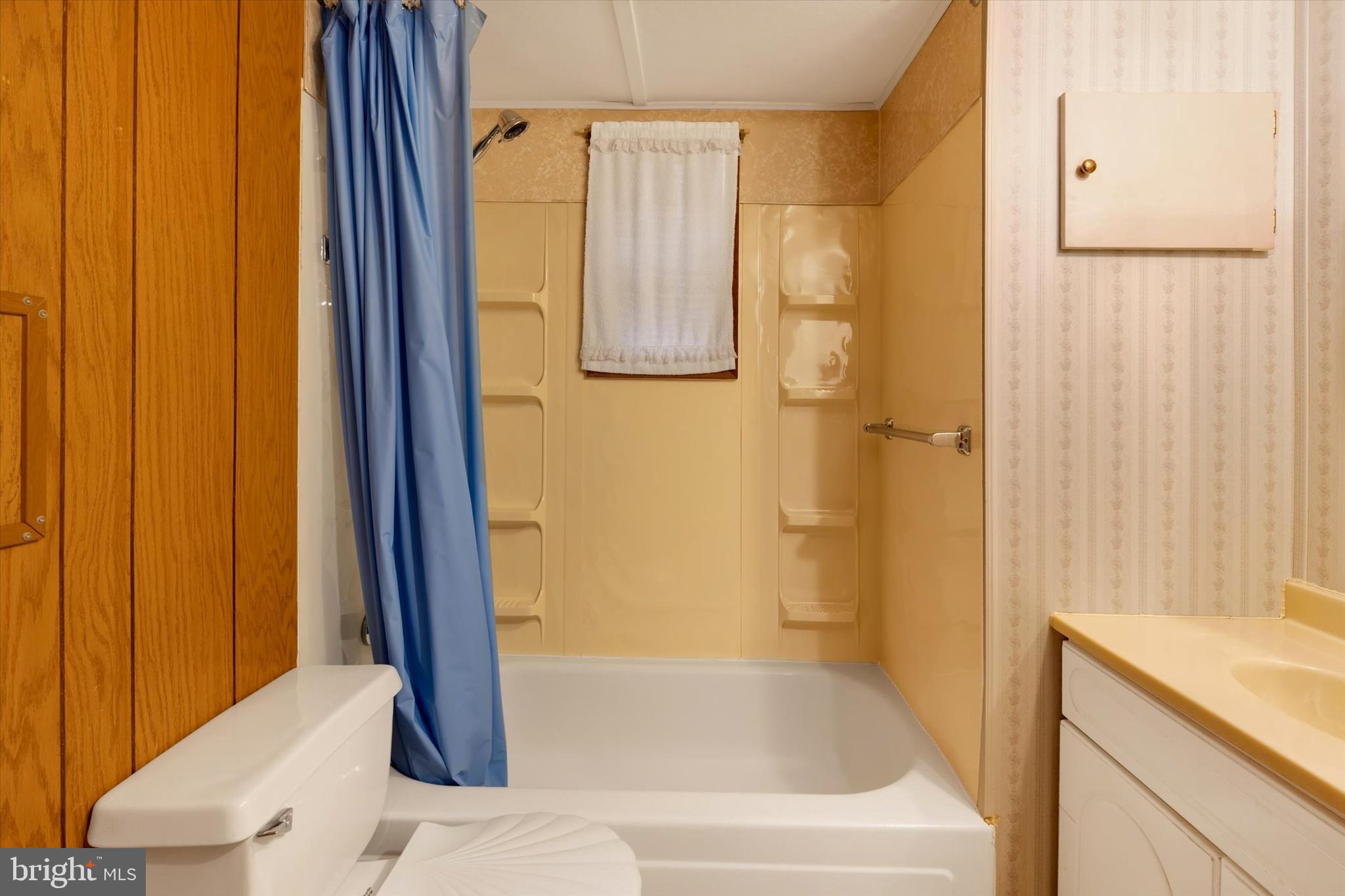 RIDGEWOOD MANOR - Residential