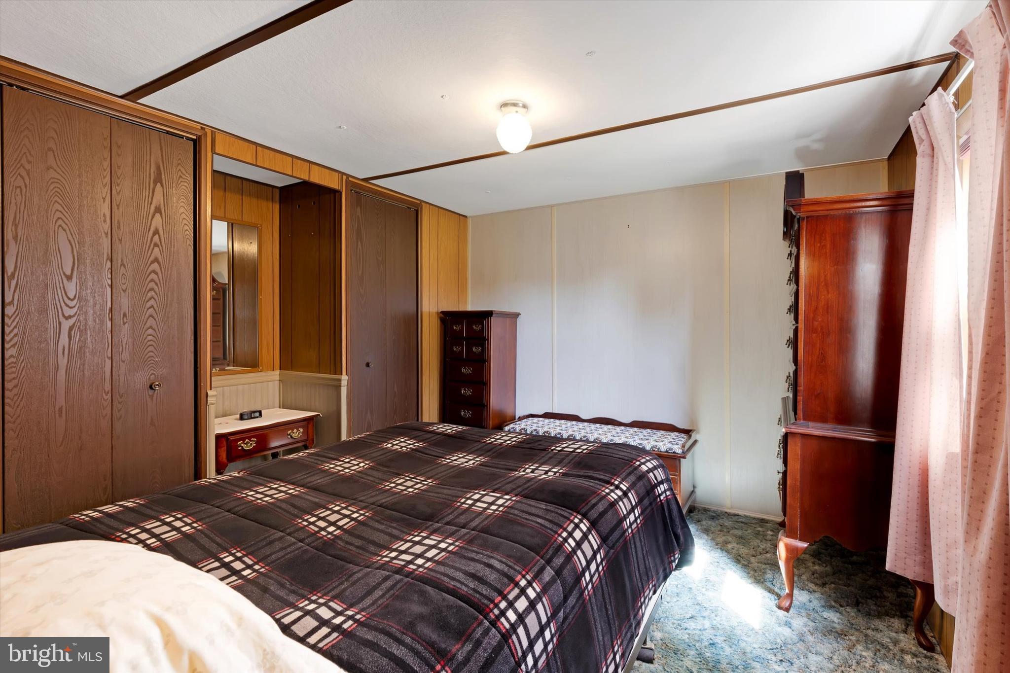 RIDGEWOOD MANOR - Residential