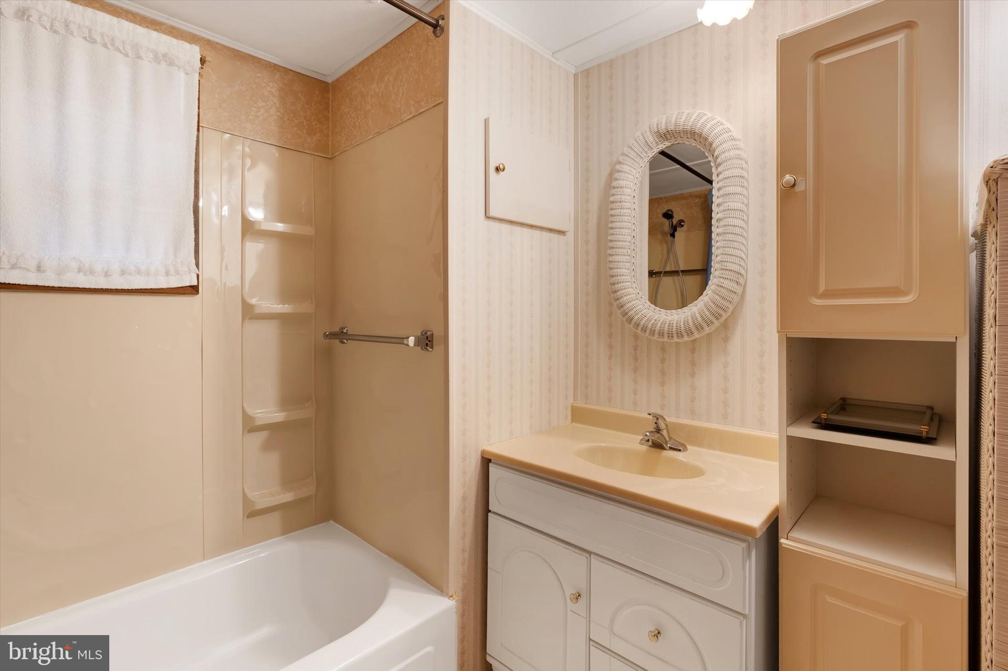 RIDGEWOOD MANOR - Residential