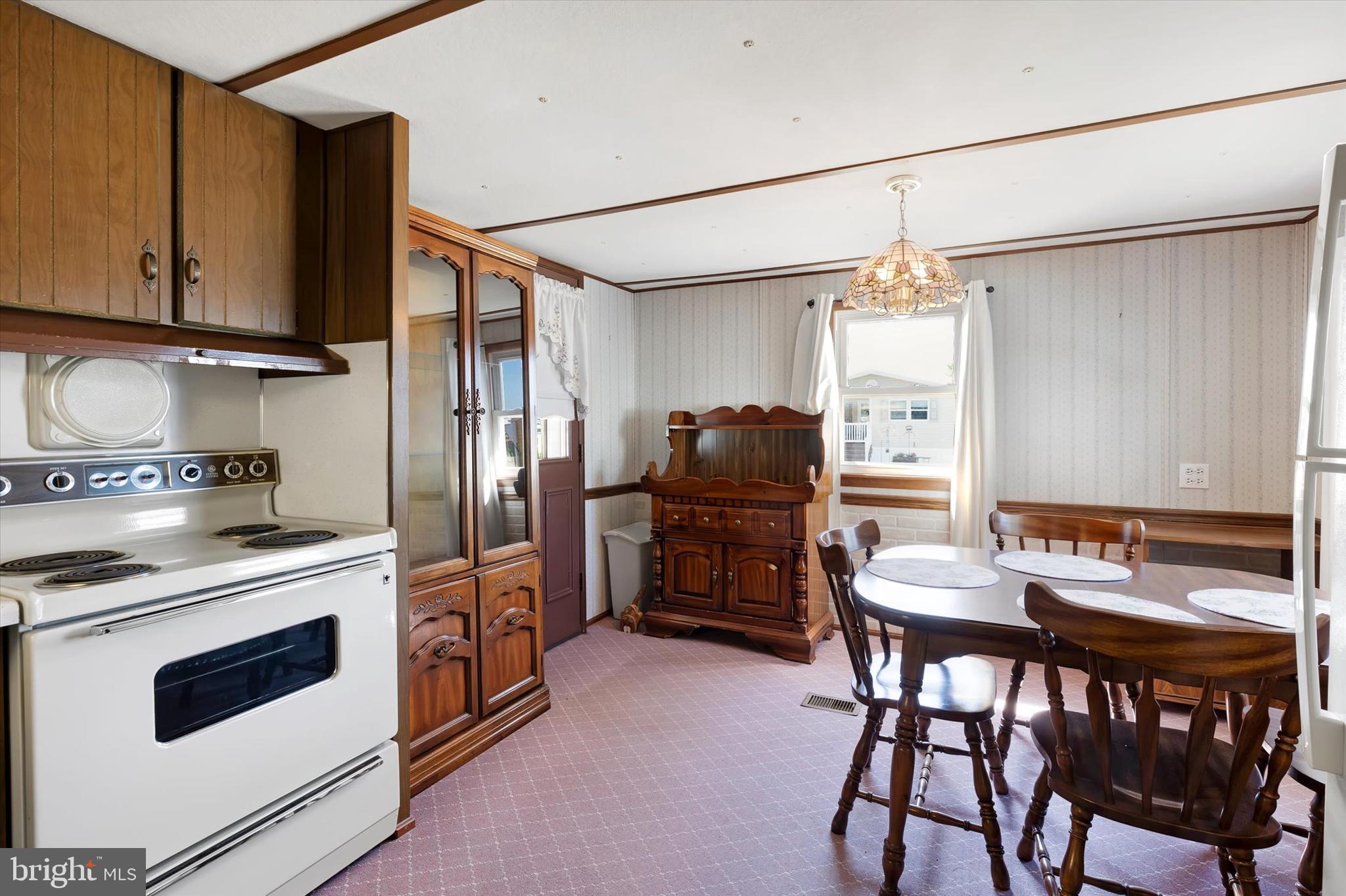 RIDGEWOOD MANOR - Residential