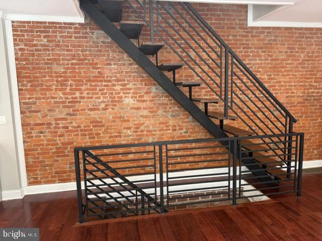 320 S 6TH STREET