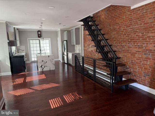 320 S 6TH STREET