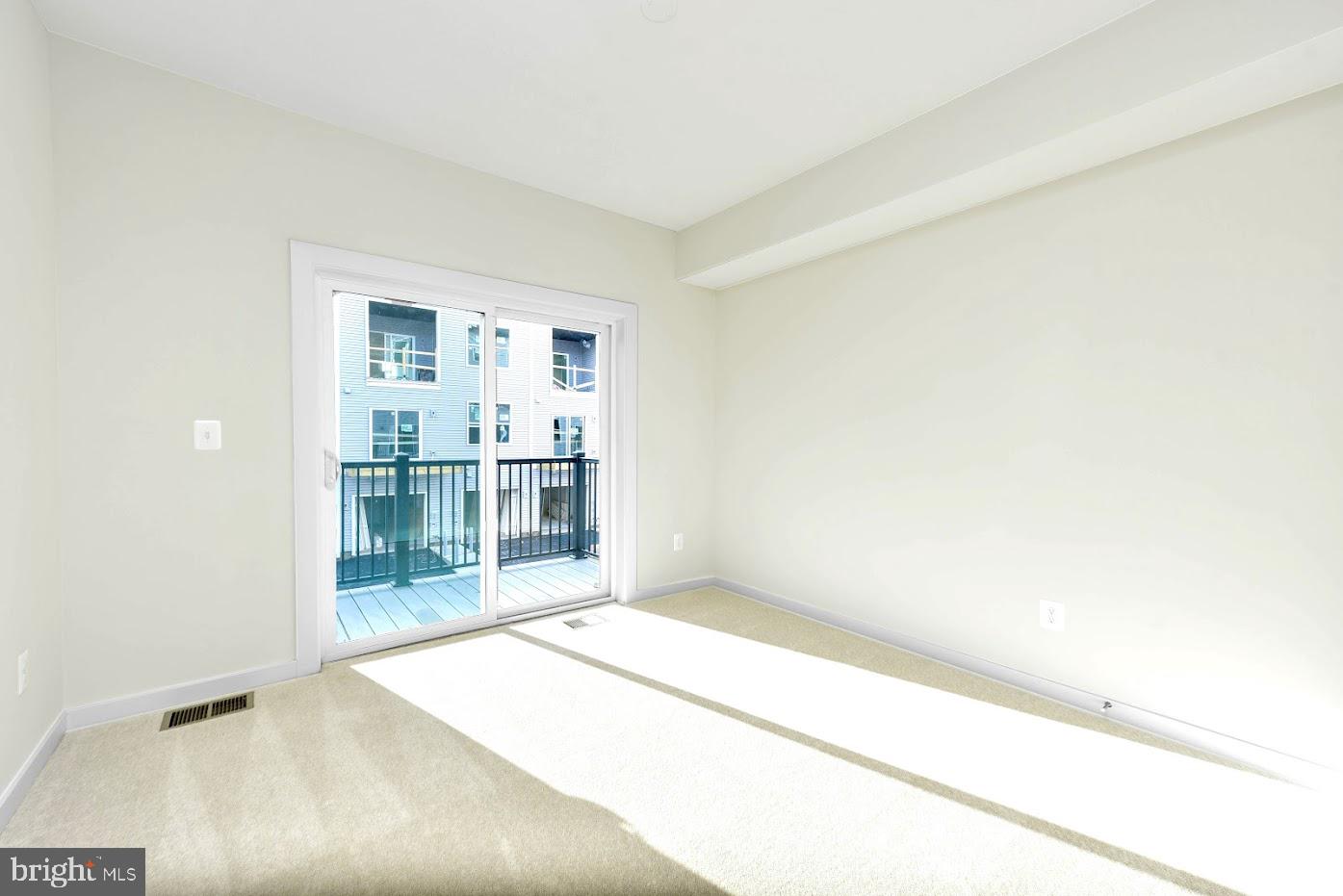 ASHBURN STATION - Residential