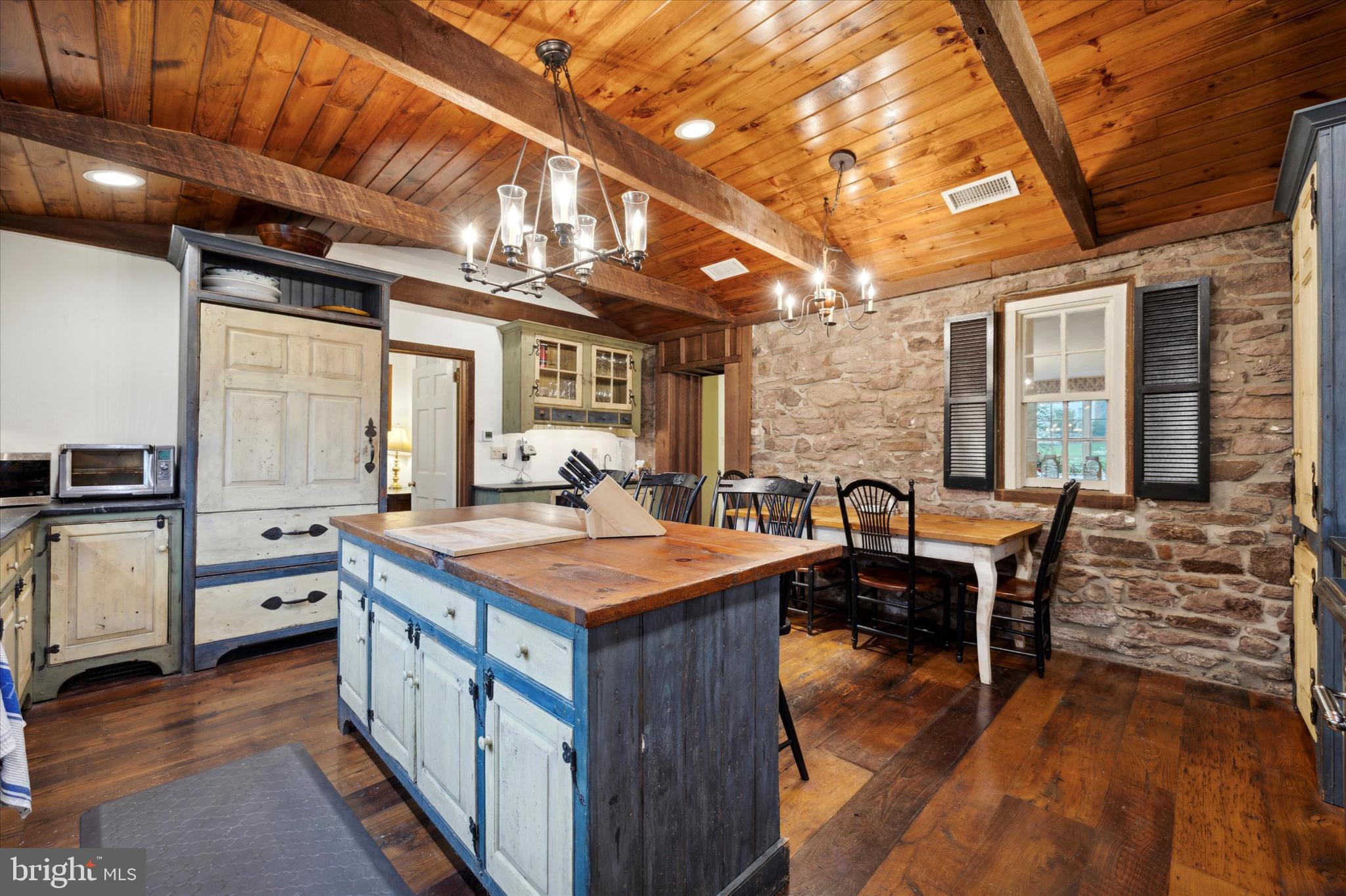 HIDDEN SPRINGS - Residential