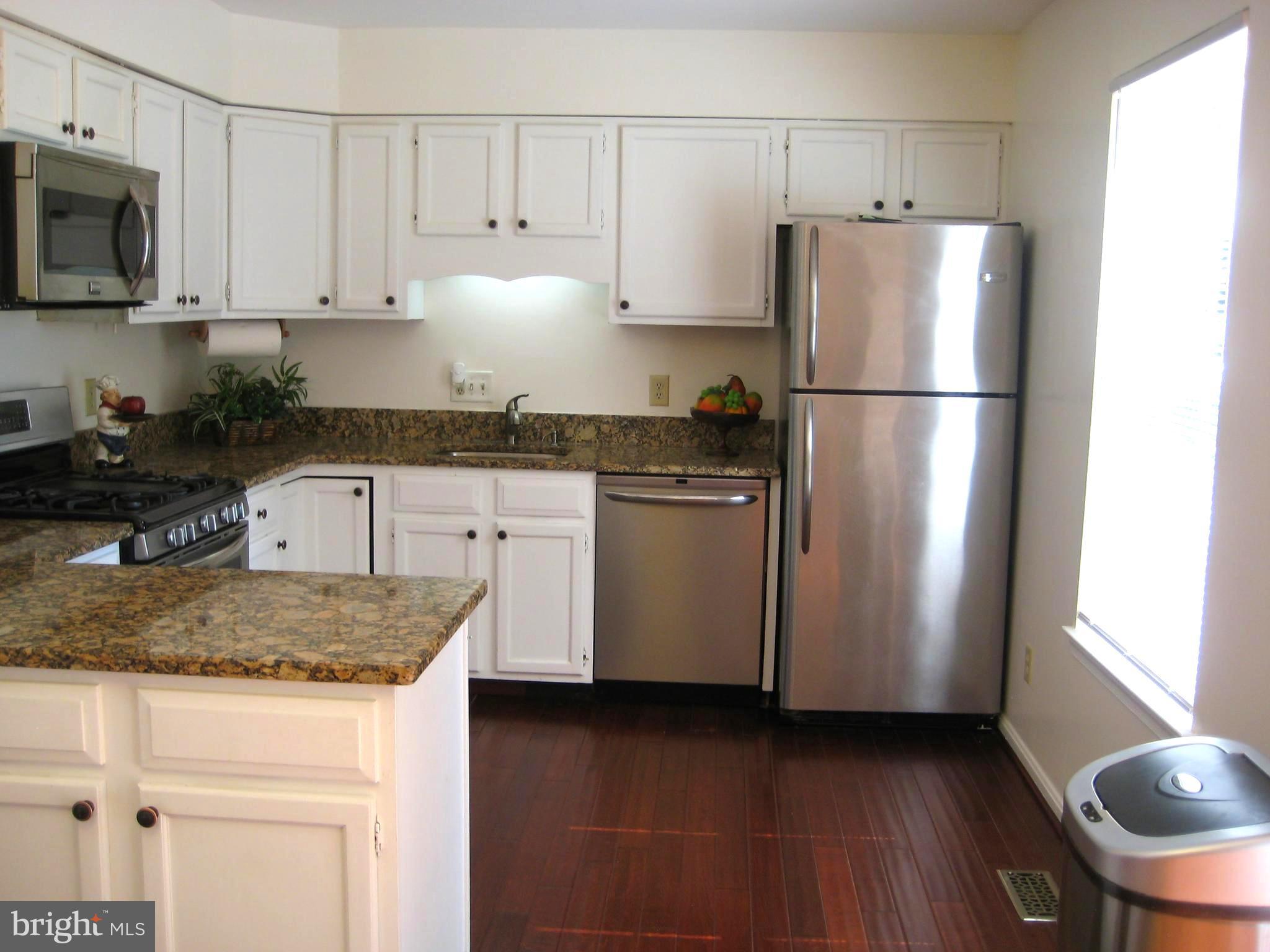 MIRROR RIDGE - Residential