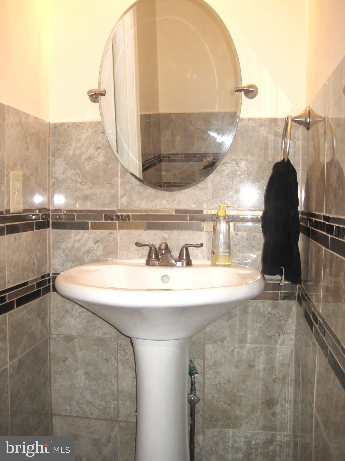 MIRROR RIDGE - Residential