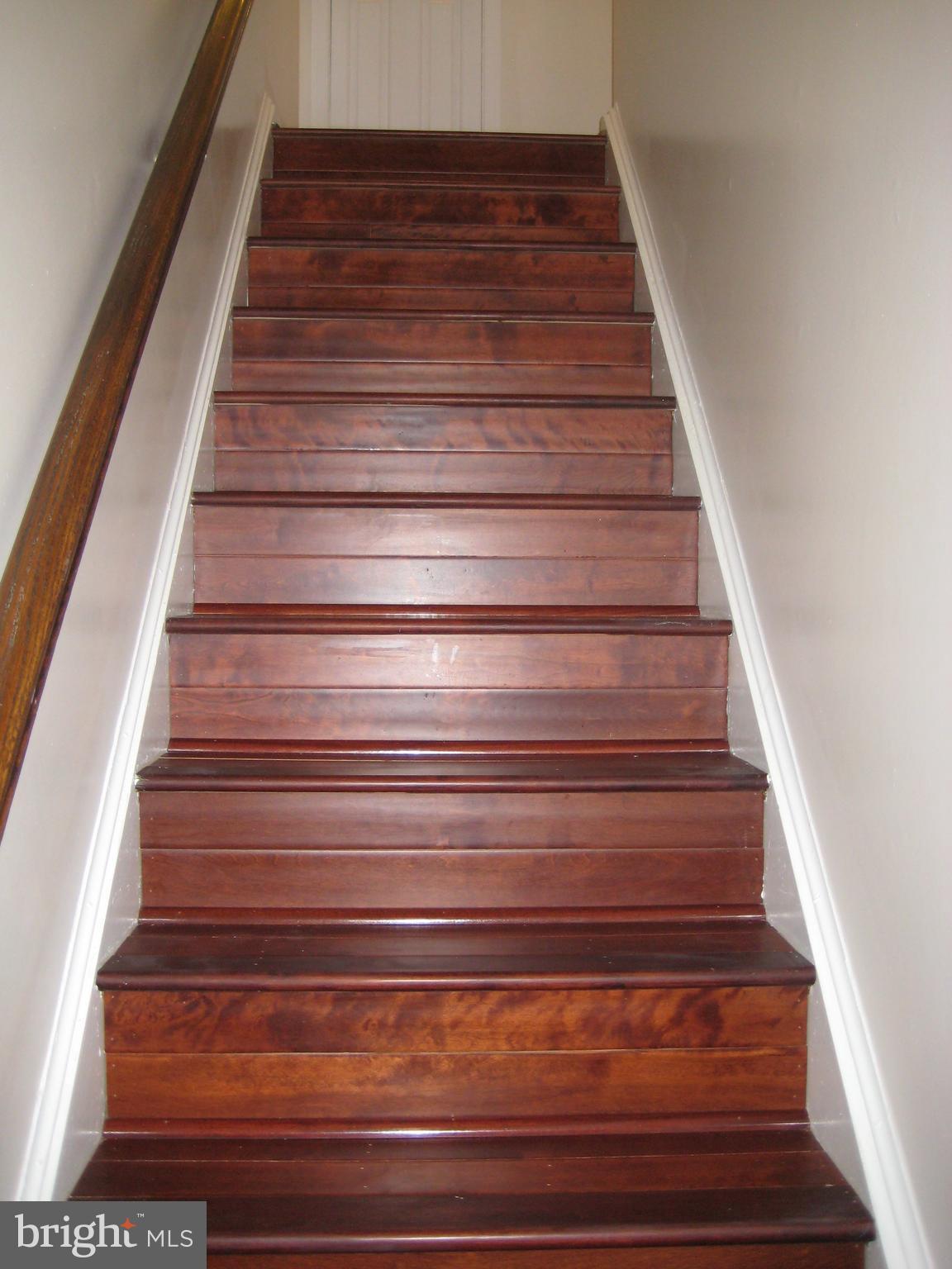 MIRROR RIDGE - Residential