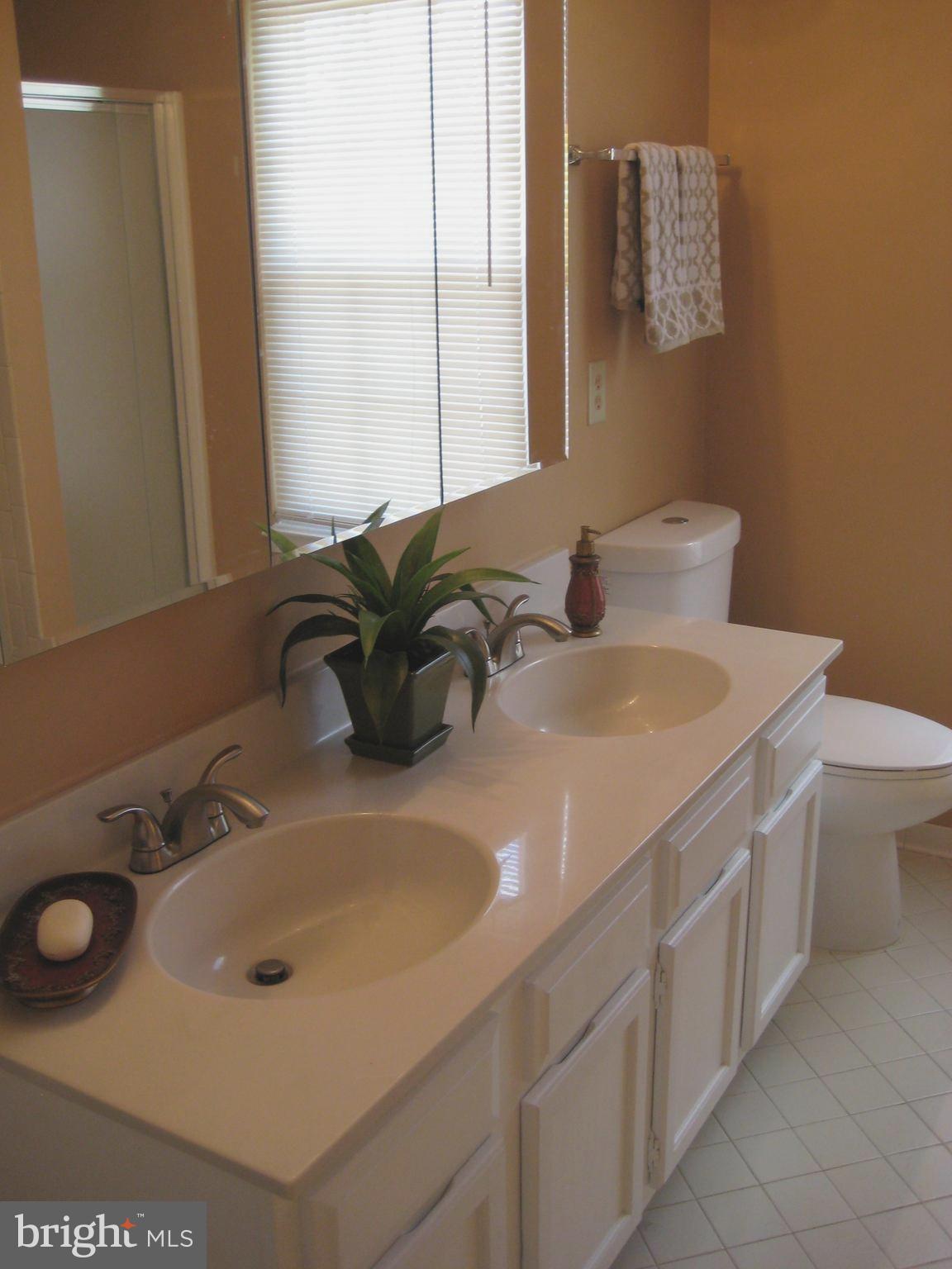 MIRROR RIDGE - Residential